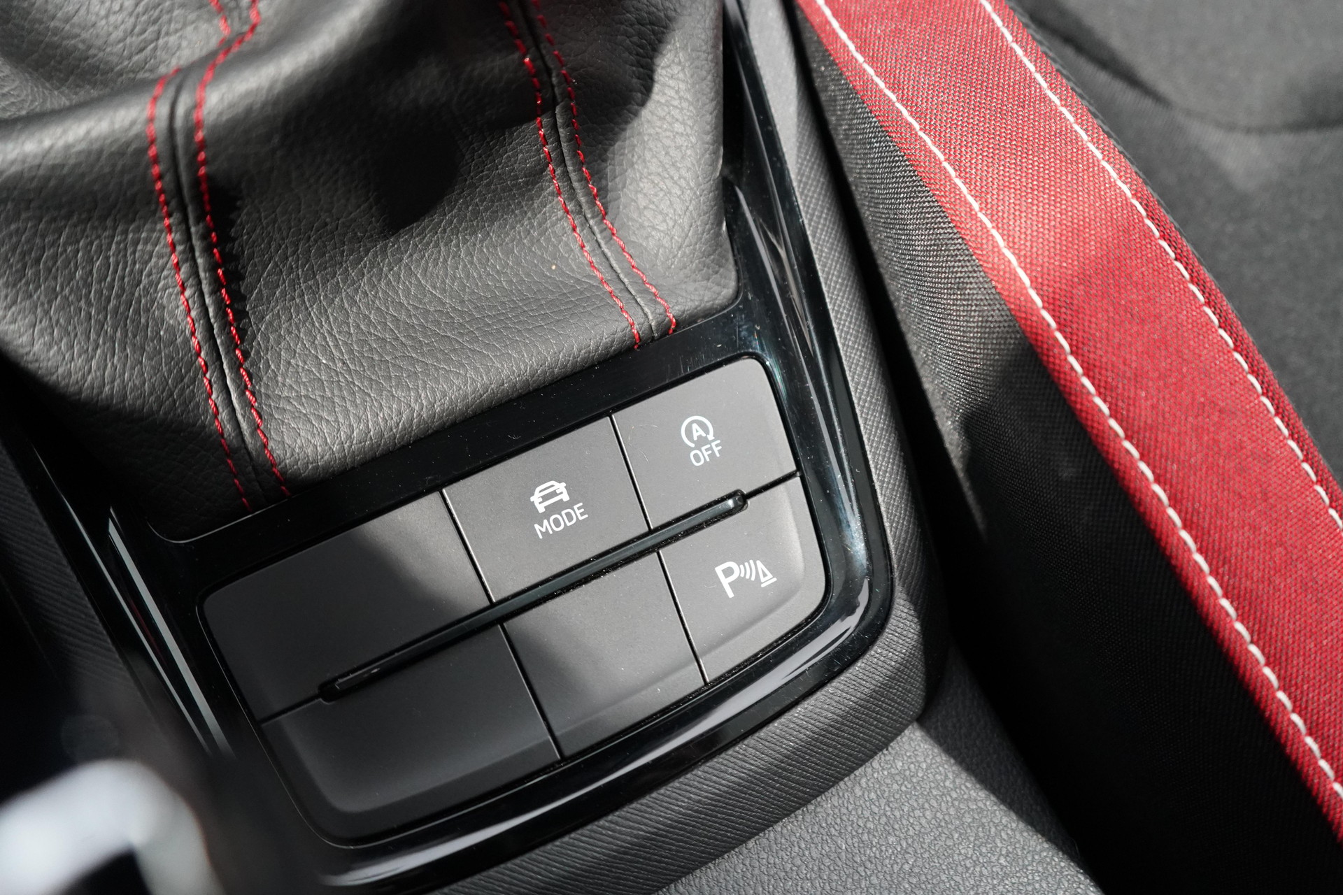 SKODA Kamiq 1.0 TSI Monte Carlo DSG-image-15