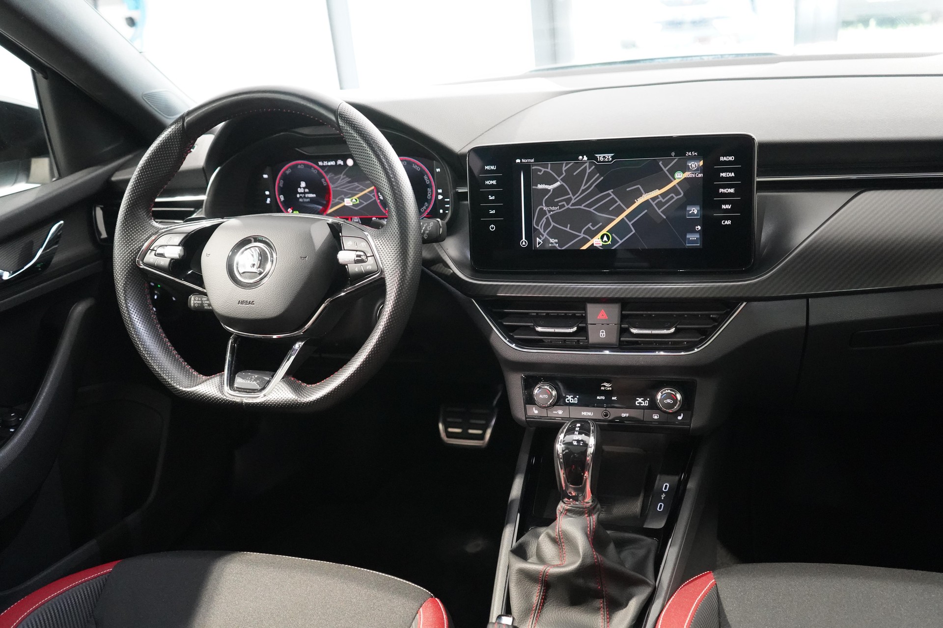 SKODA Kamiq 1.0 TSI Monte Carlo DSG-image-8