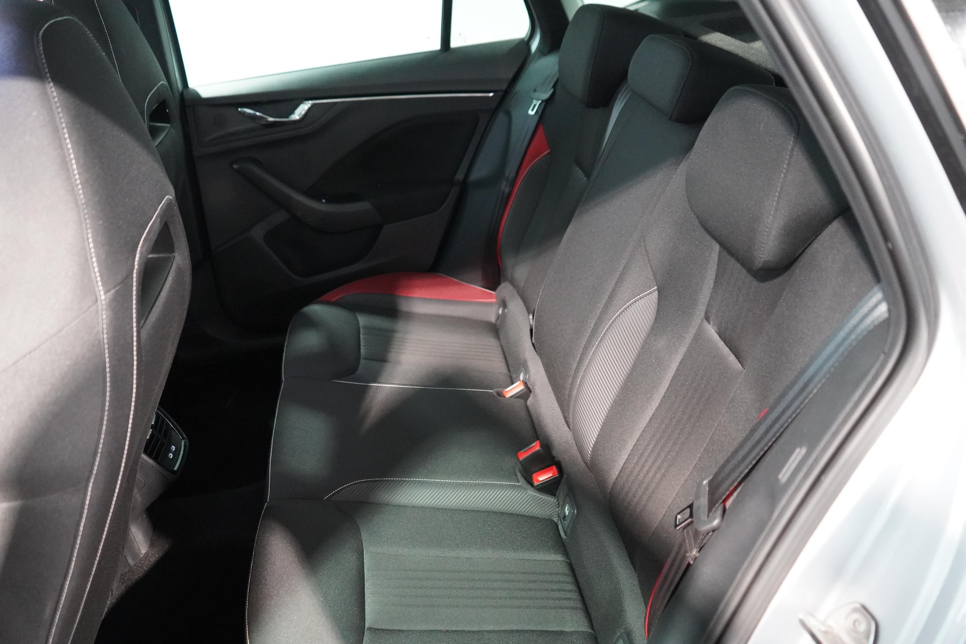 SKODA Kamiq 1.0 TSI Monte Carlo DSG-image-18