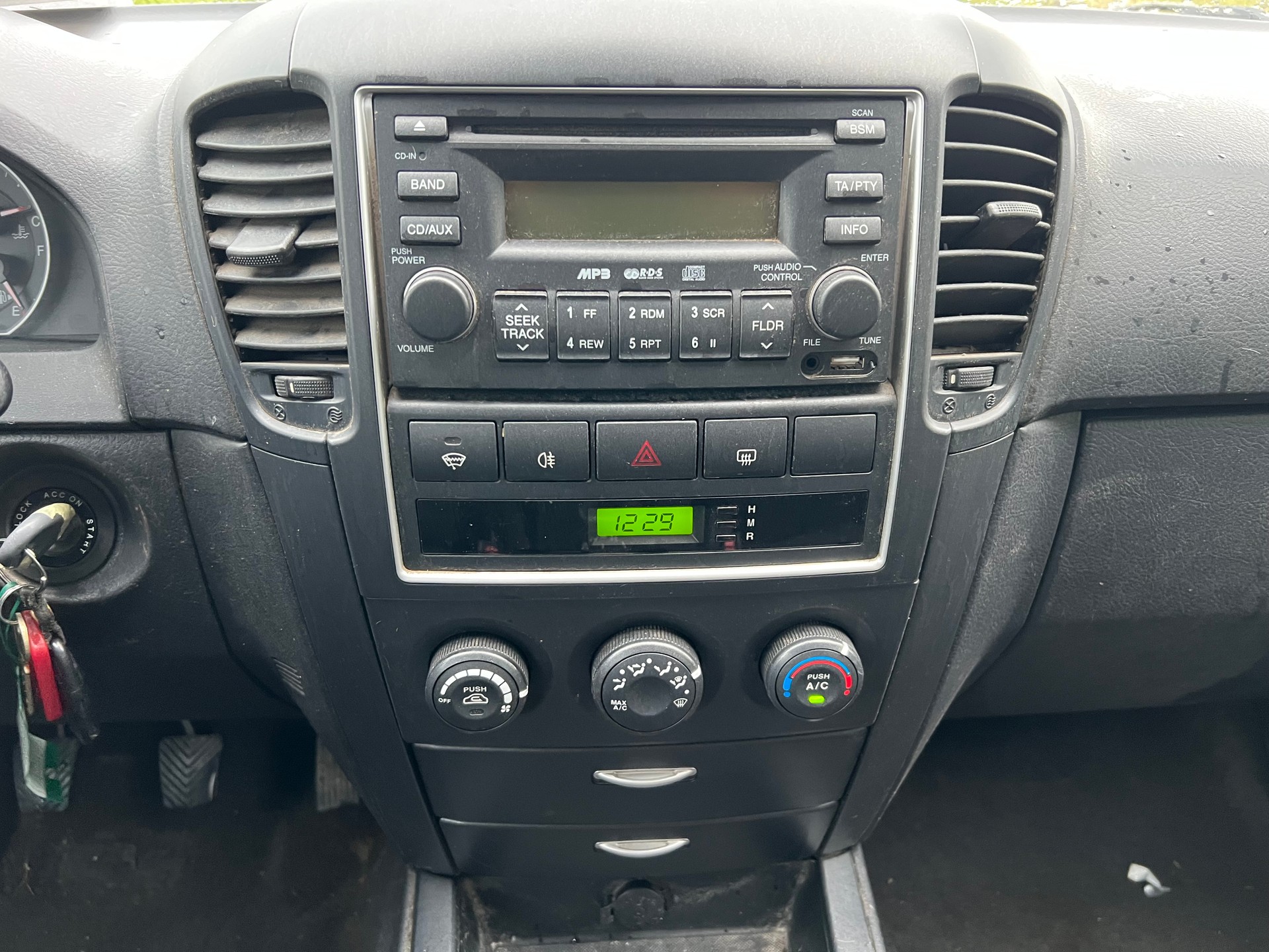 KIA Sorento 2.5 CRDI Classic-image-14