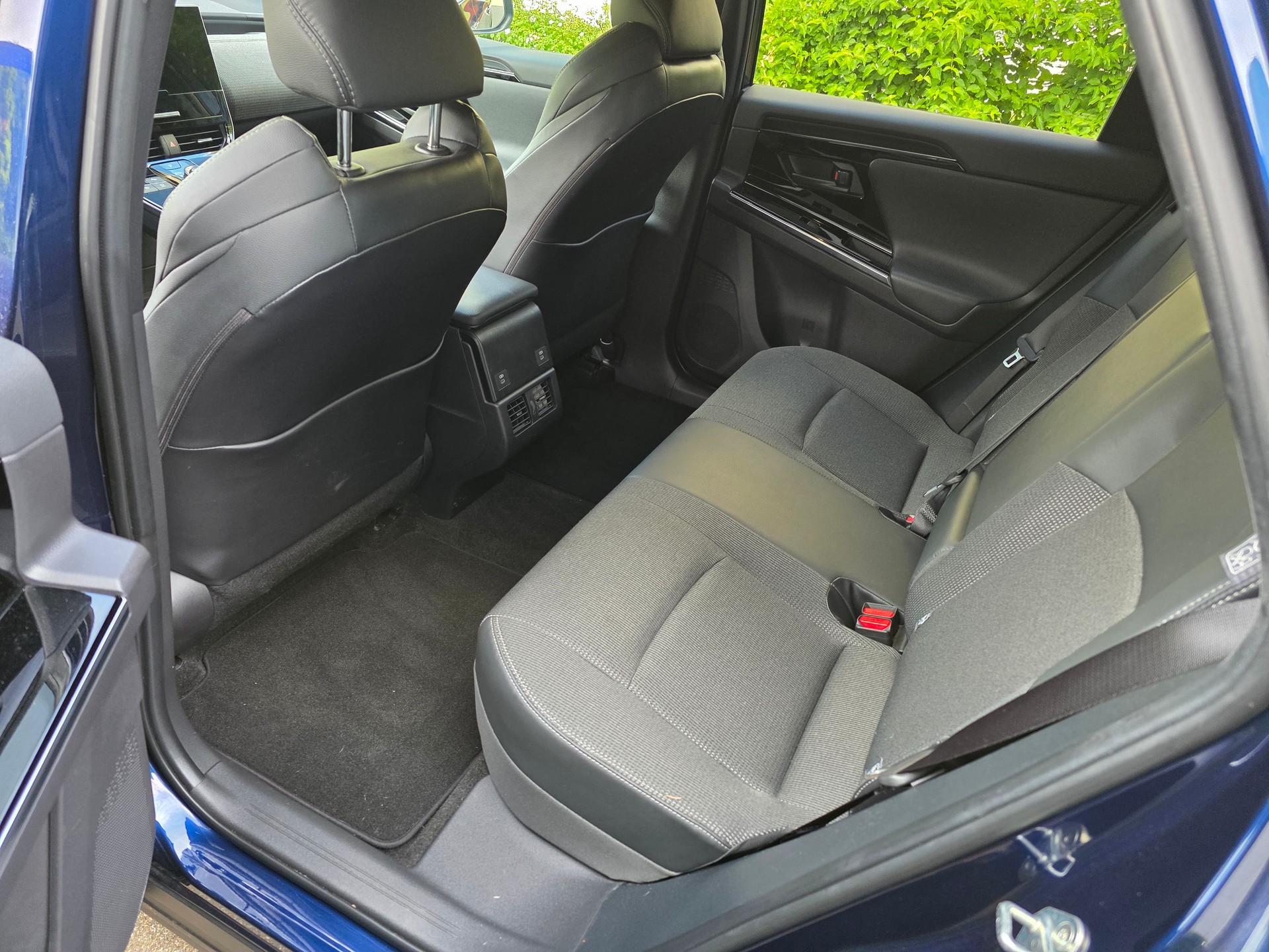 TOYOTA bZ4X Style 71,4 kWh 4WD-image-9