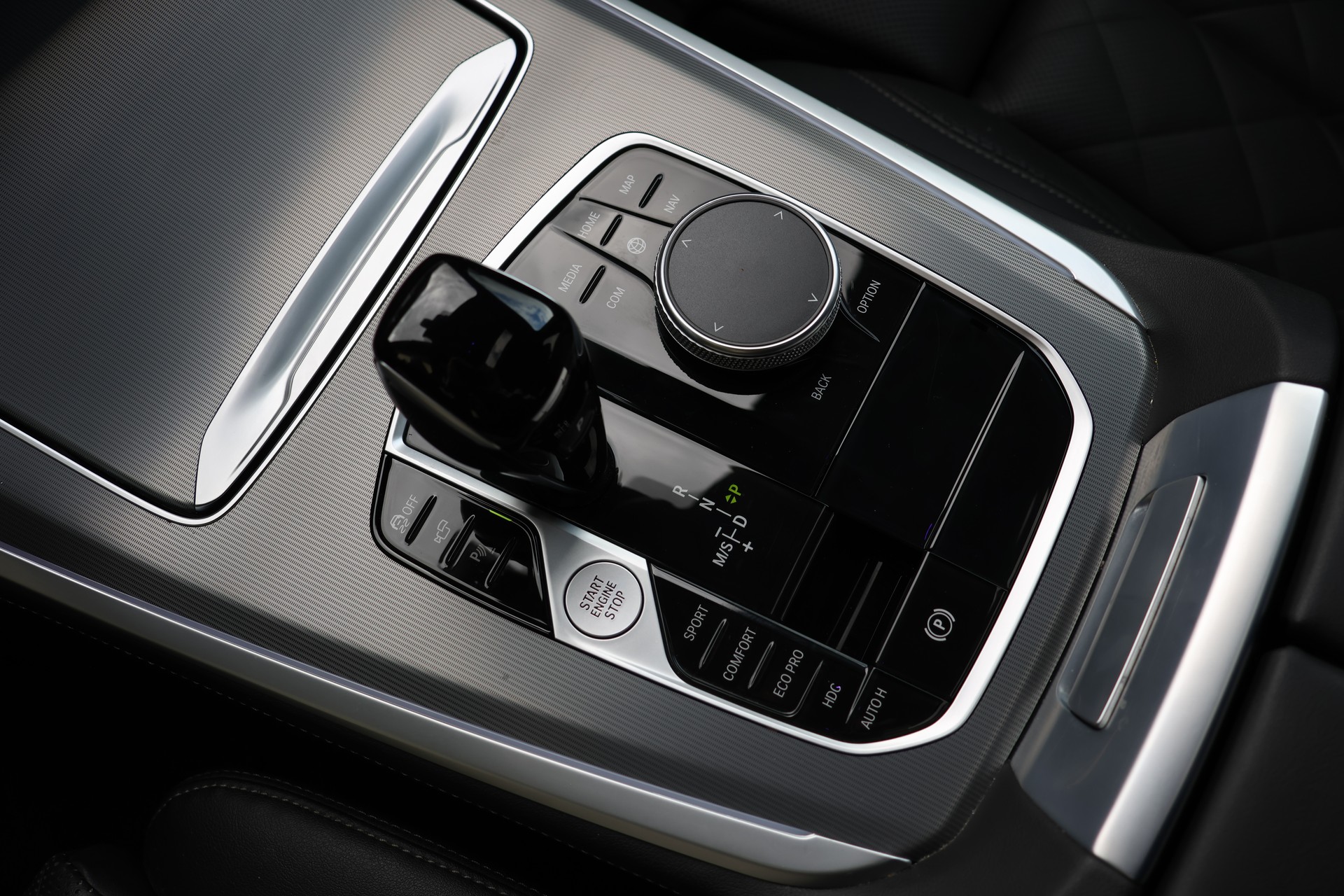 BMW X5 xDrive 48V 40d M Sport Steptronic-image-12