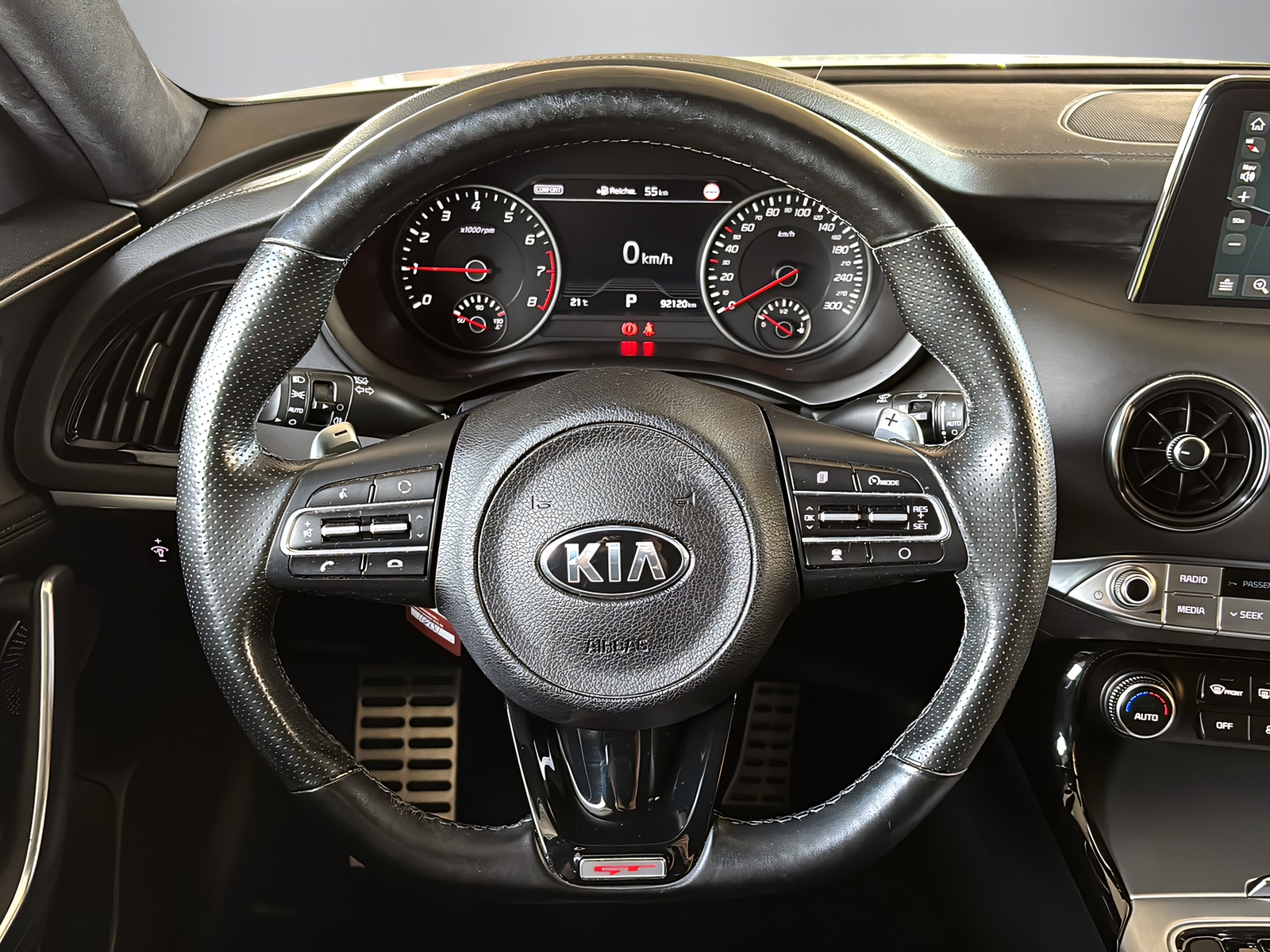 KIA Stinger GT 3.3 T-GDi-showroom-element-3