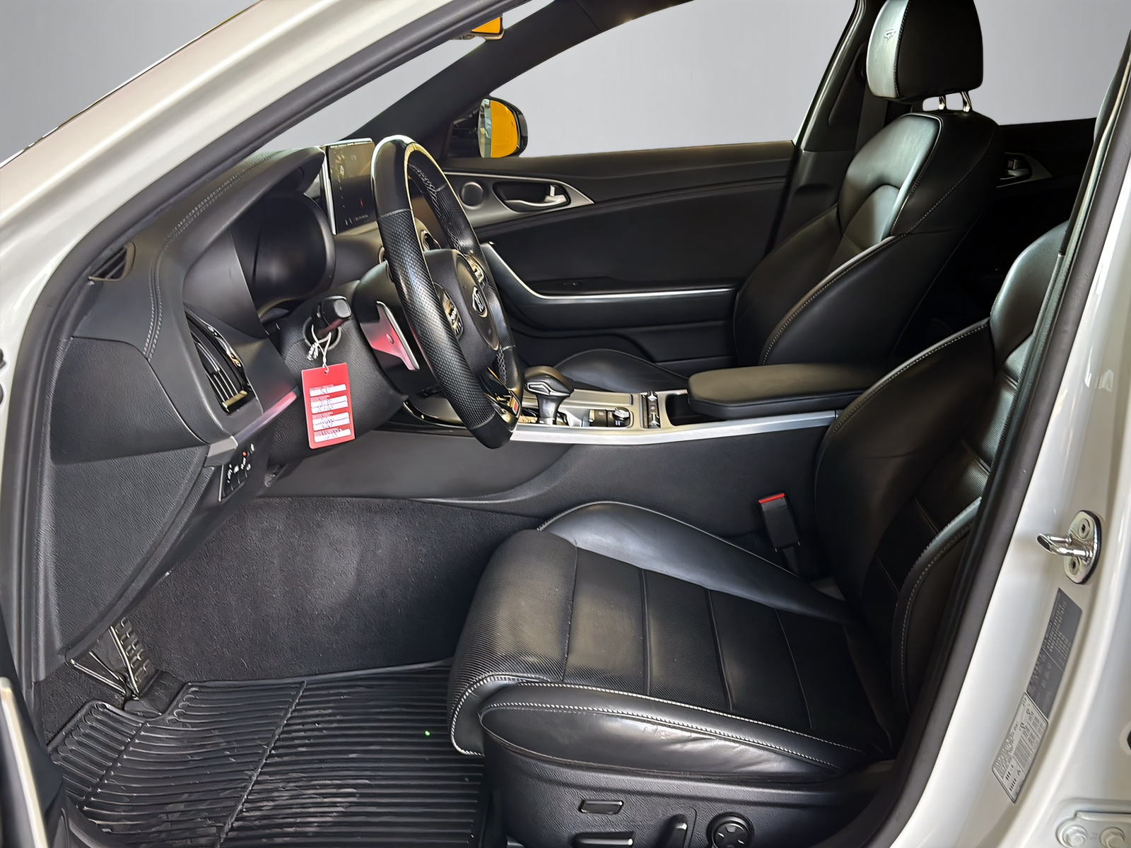 KIA Stinger GT 3.3 T-GDi-showroom-element-2