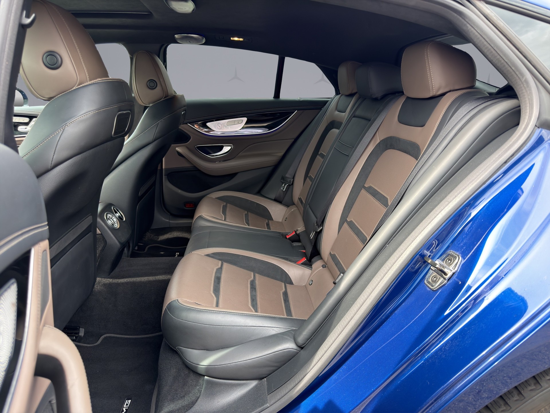 MERCEDES-BENZ AMG GT 63 S 4matic+-image-9