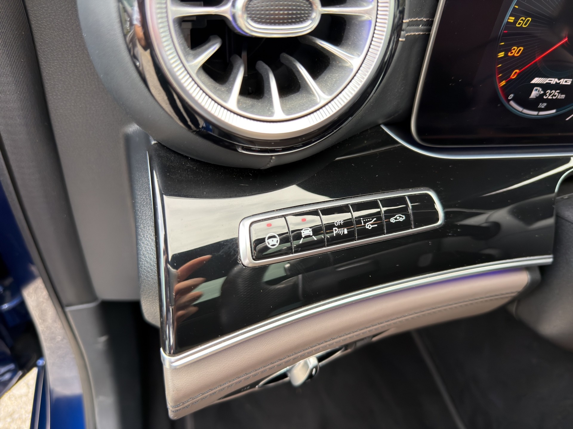 MERCEDES-BENZ AMG GT 63 S 4matic+-image-15