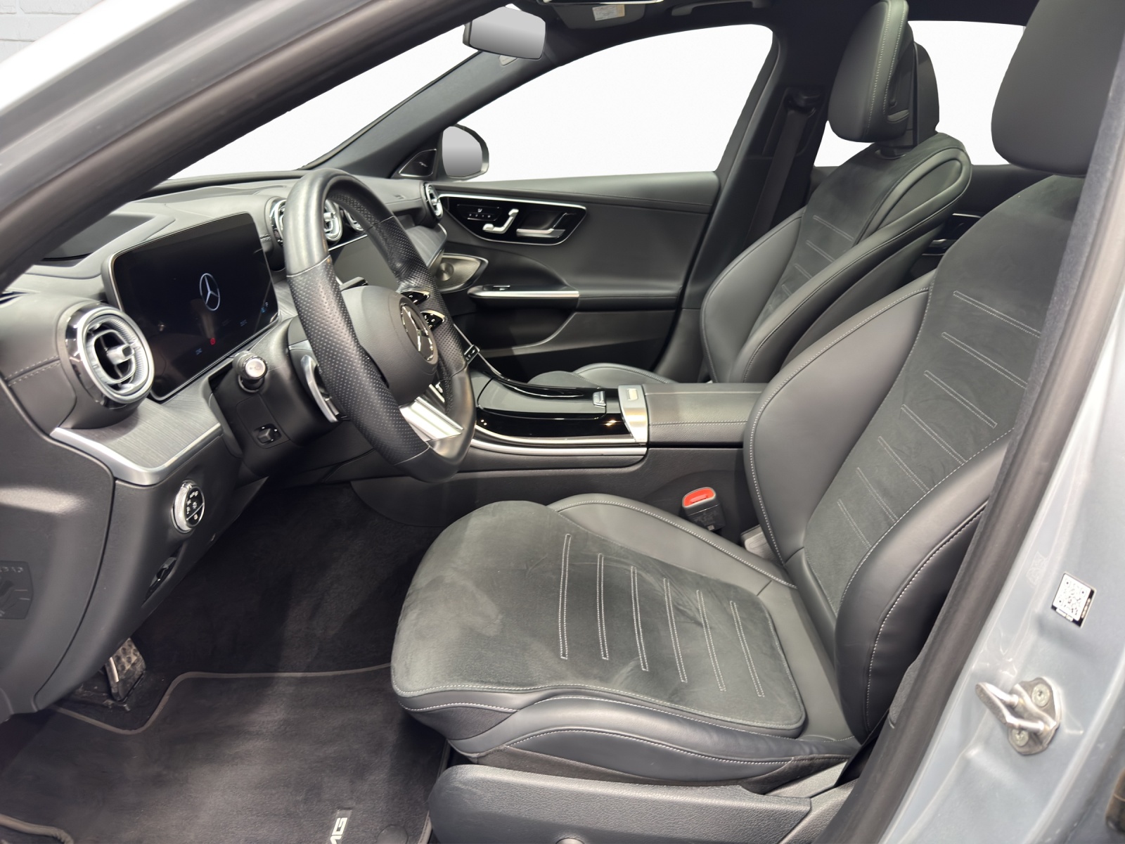 MERCEDES-BENZ C 300 AMG Line 4Matic-image-6