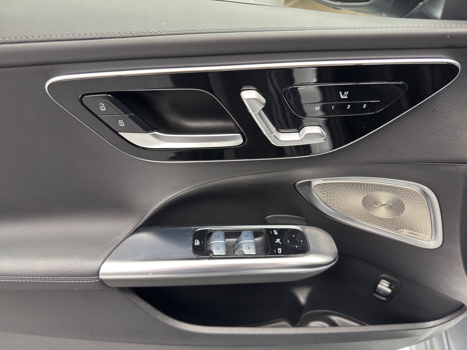 MERCEDES-BENZ C 300 AMG Line 4Matic-image-12