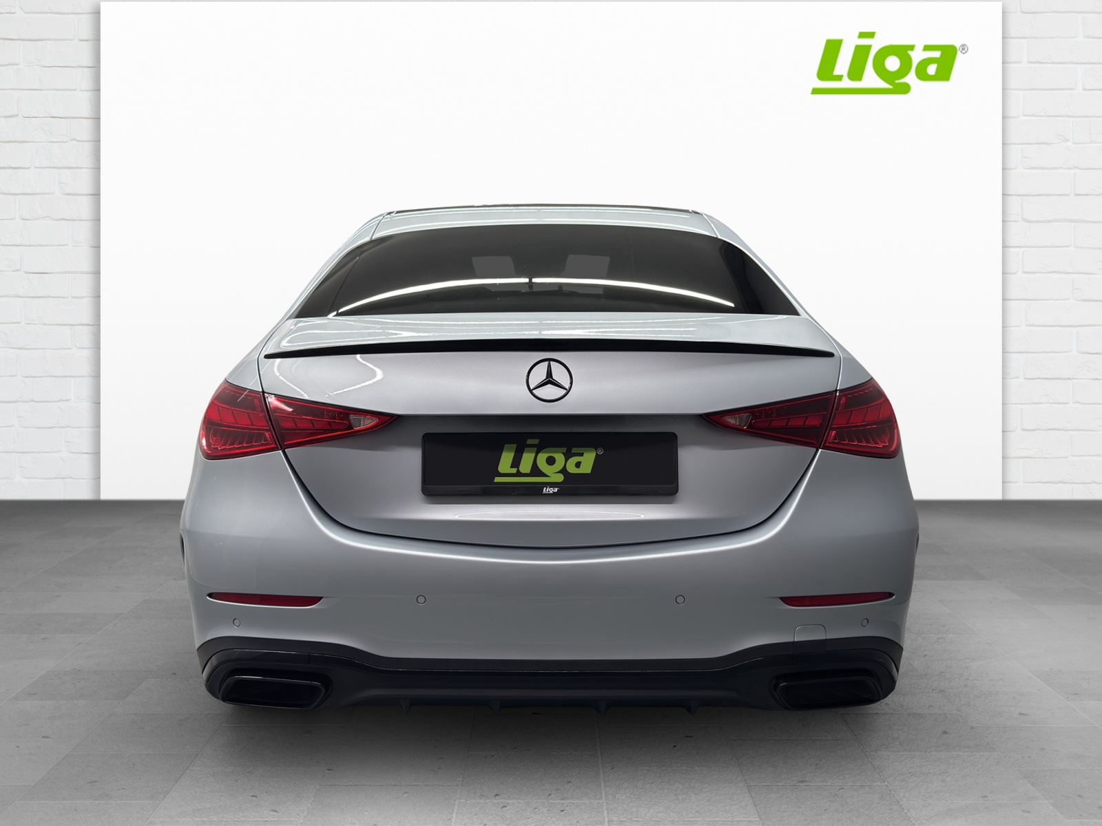 MERCEDES-BENZ C 300 AMG Line 4Matic-image-4