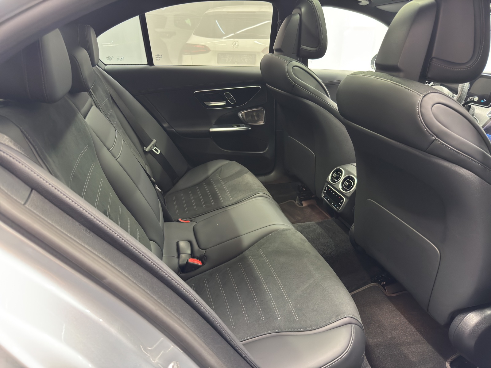 MERCEDES-BENZ C 300 AMG Line 4Matic-image-9