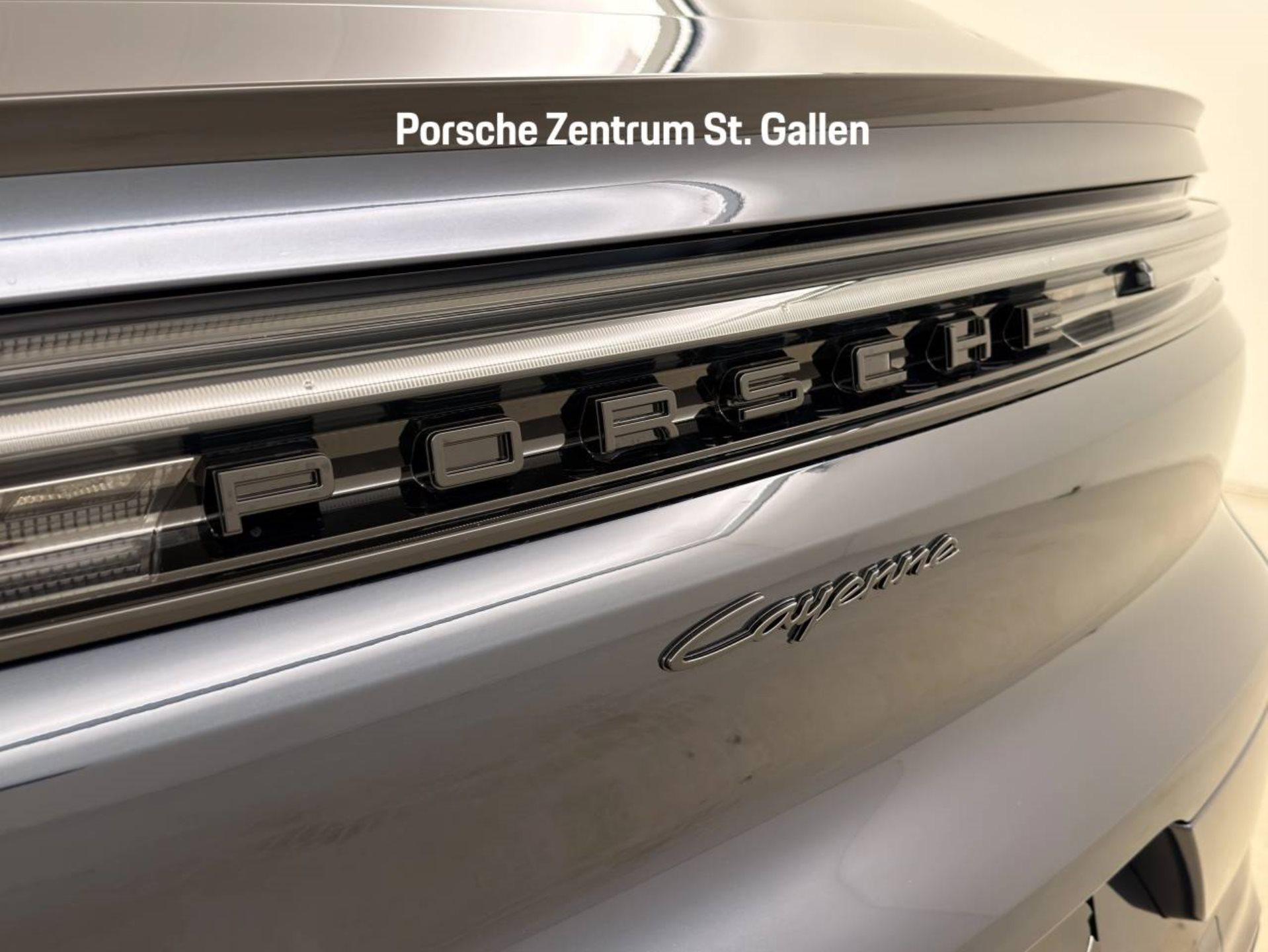 PORSCHE Cayenne E-Hybrid Coupé Black Edition-image-12
