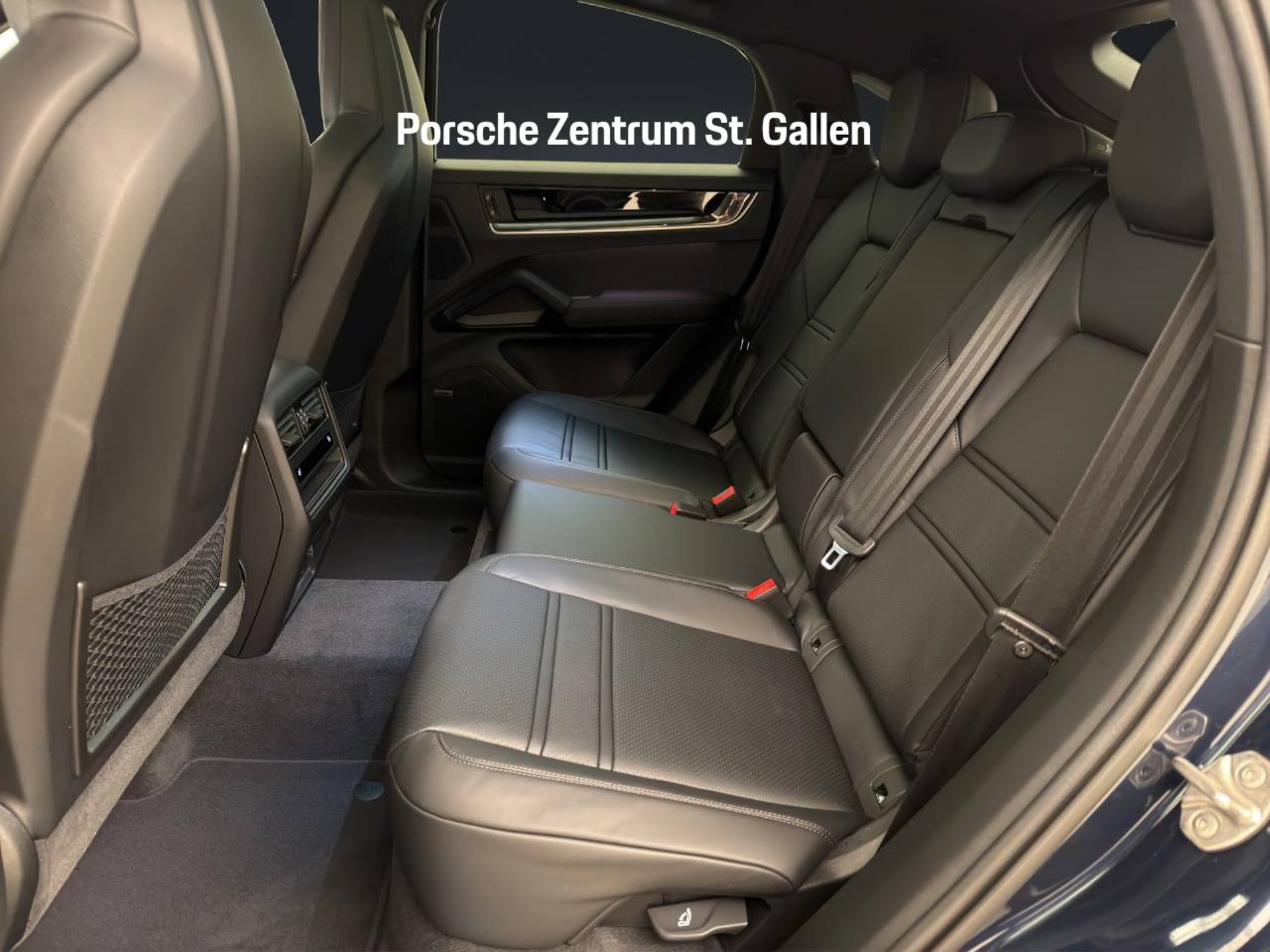 PORSCHE Cayenne E-Hybrid Coupé Black Edition-image-15