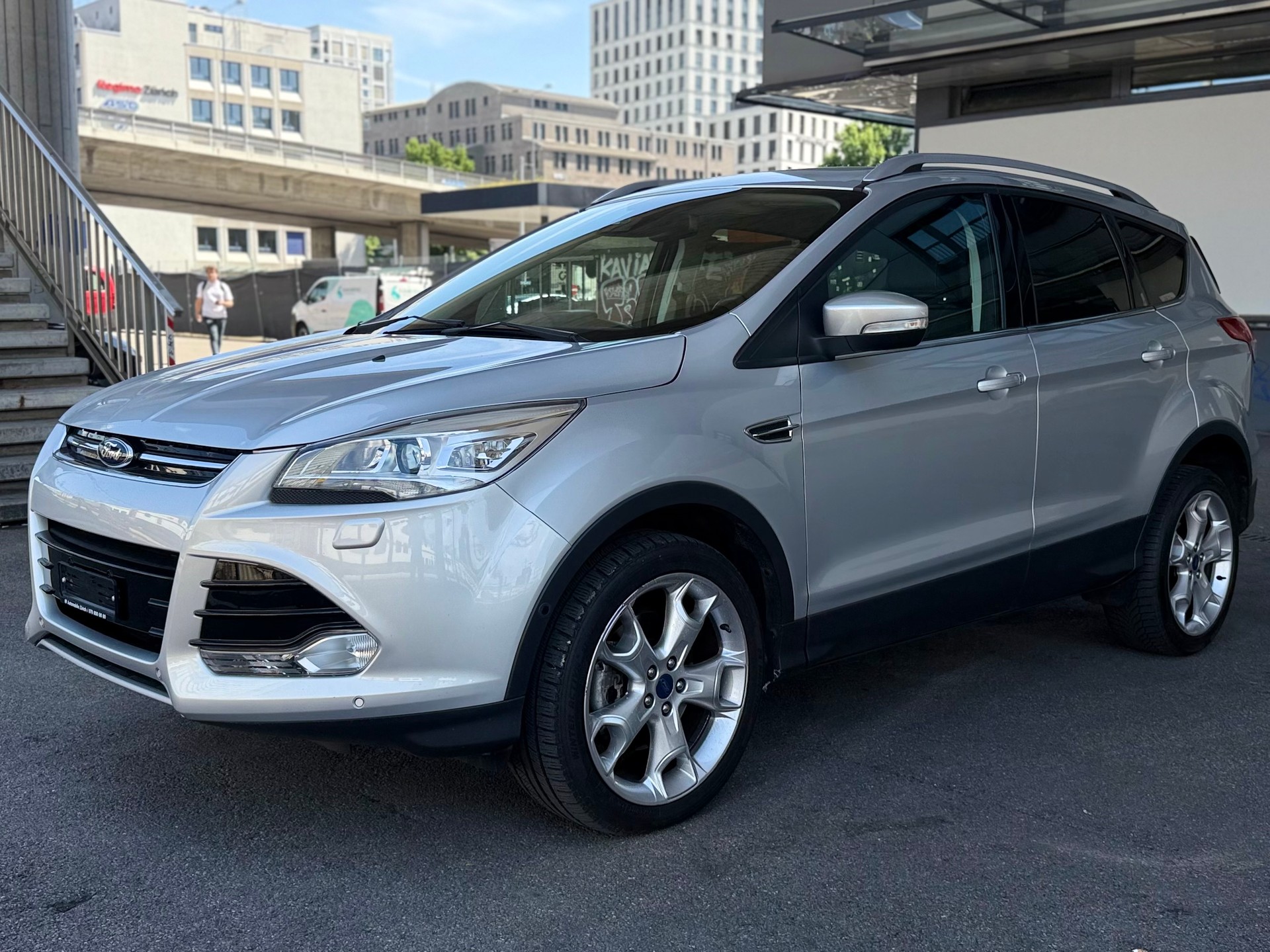 FORD Kuga 1.6 SCTi Titanium 4WD Automatic-image-2