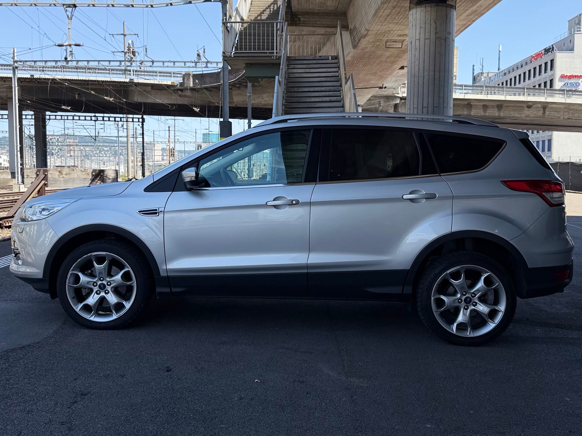 FORD Kuga 1.6 SCTi Titanium 4WD Automatic-image-4