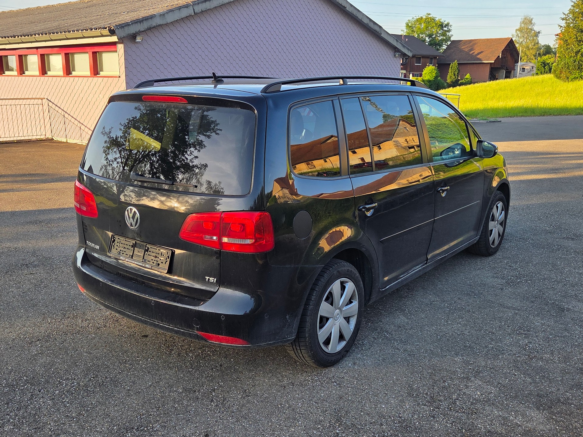 VW Touran 1.4 TSI Trendline-image-3