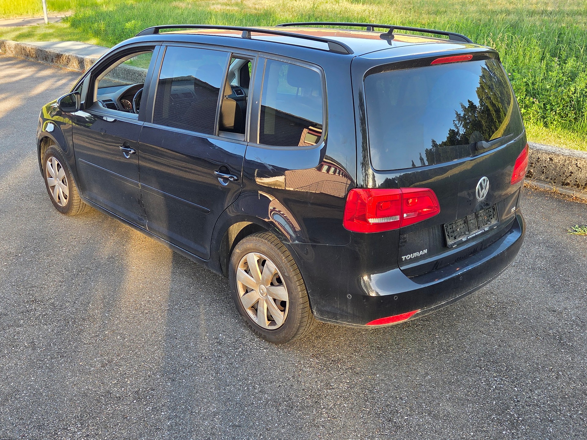 VW Touran 1.4 TSI Trendline-image-2
