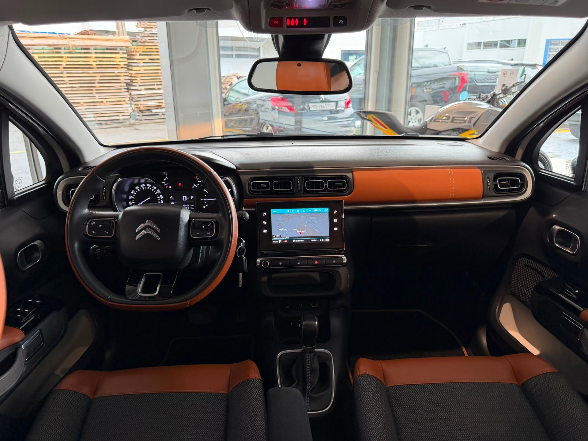 CITROEN C3 1.2i PureTech Shine EAT-image-10