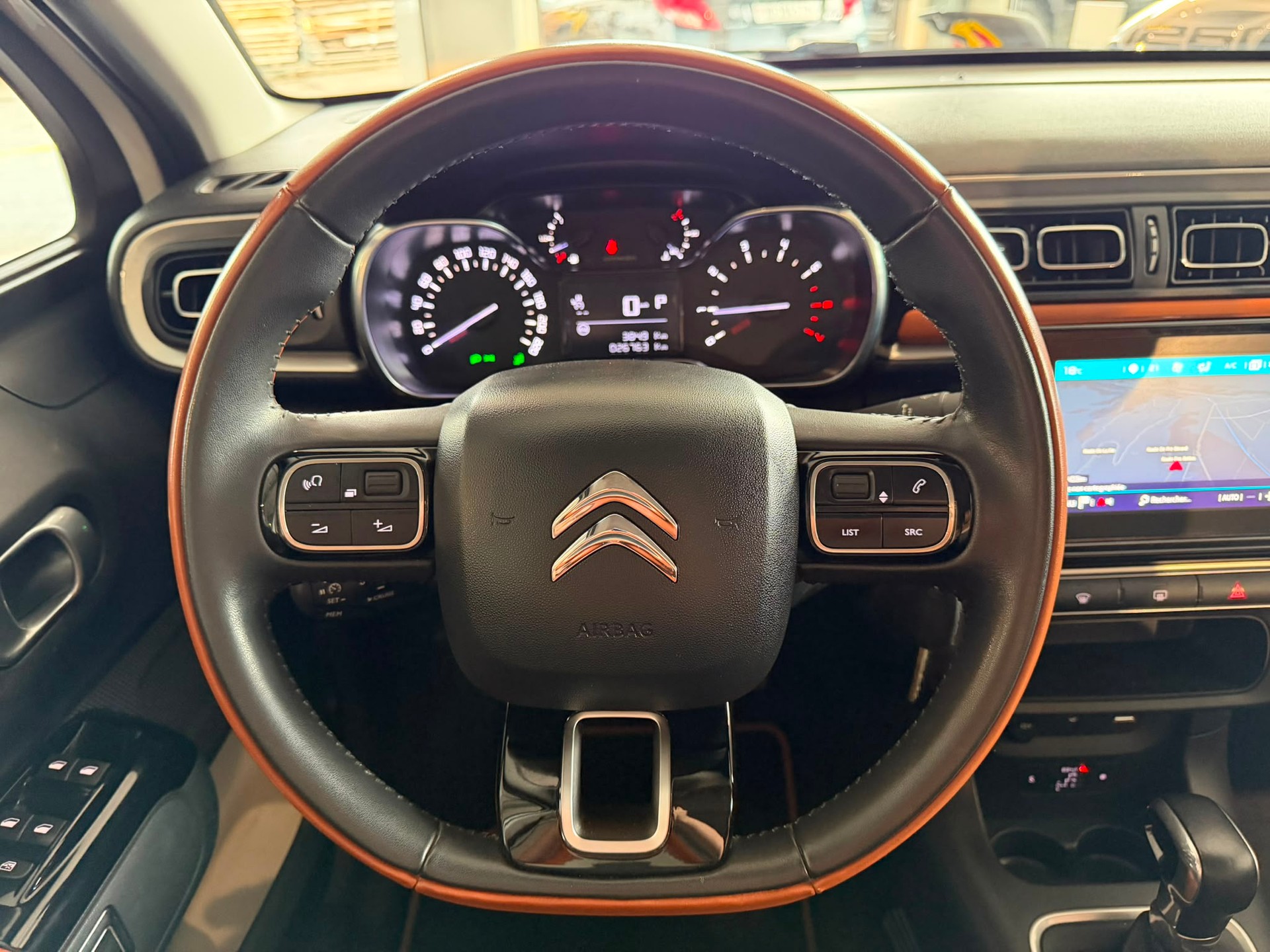 CITROEN C3 1.2i PureTech Shine EAT-image-11