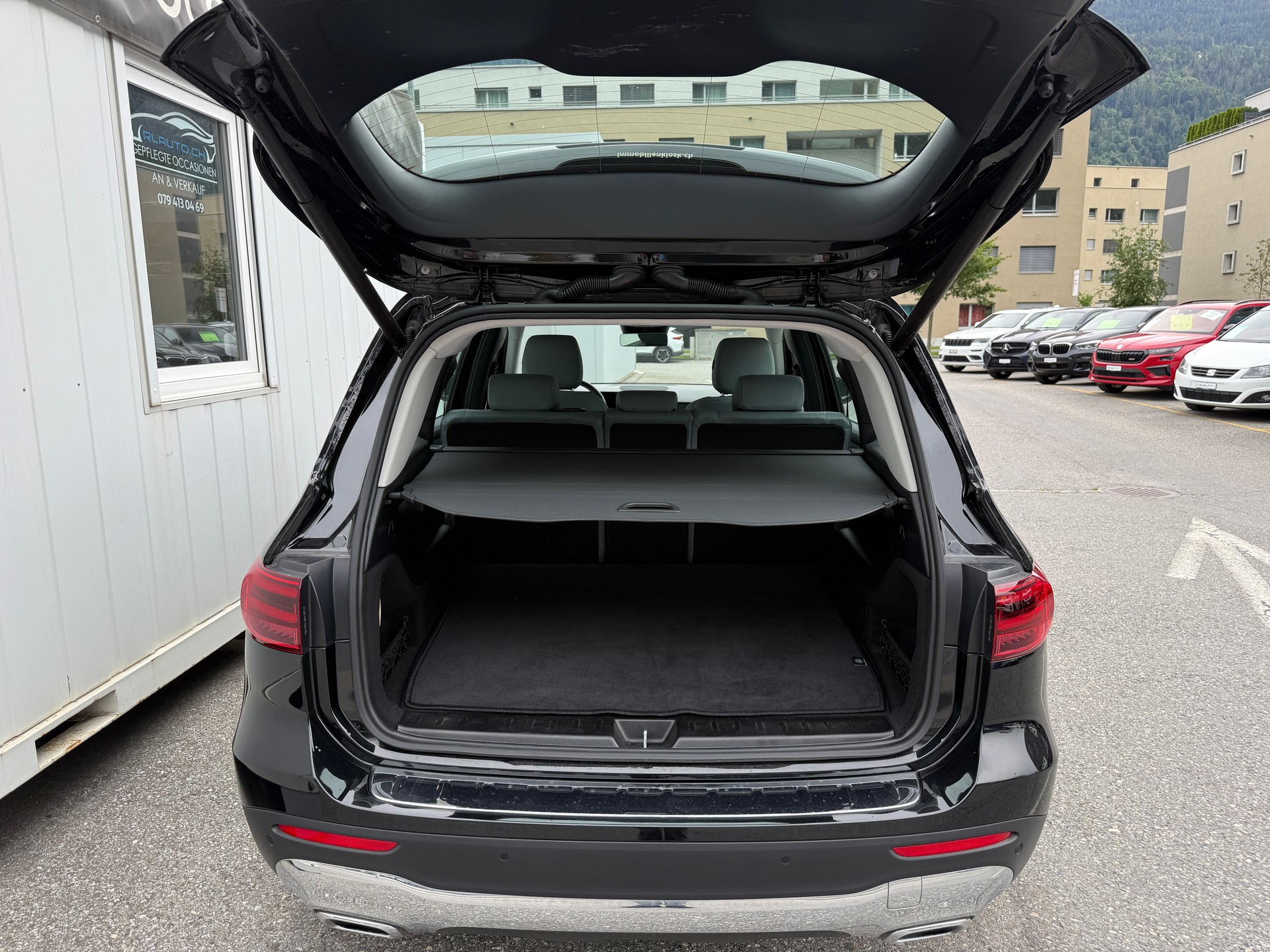 MERCEDES-BENZ GLB 220 d 4Matic 8G-Tronic-image-5