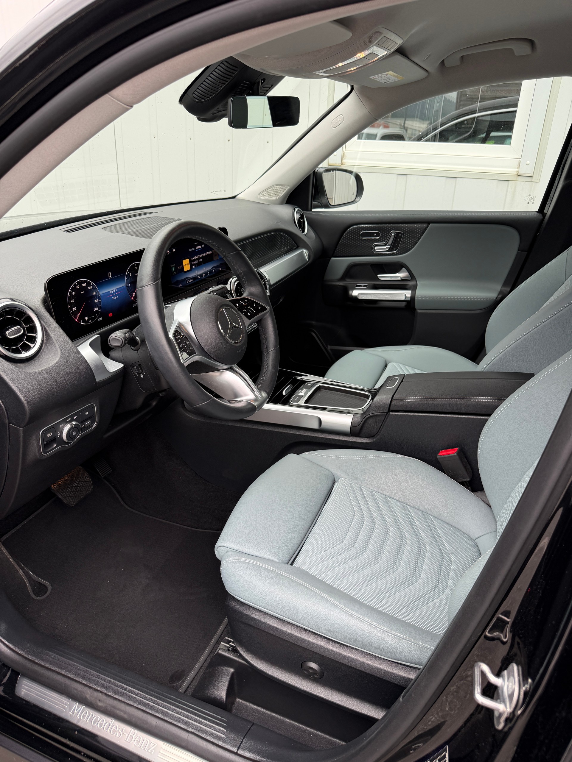 MERCEDES-BENZ GLB 220 d 4Matic 8G-Tronic-image-12