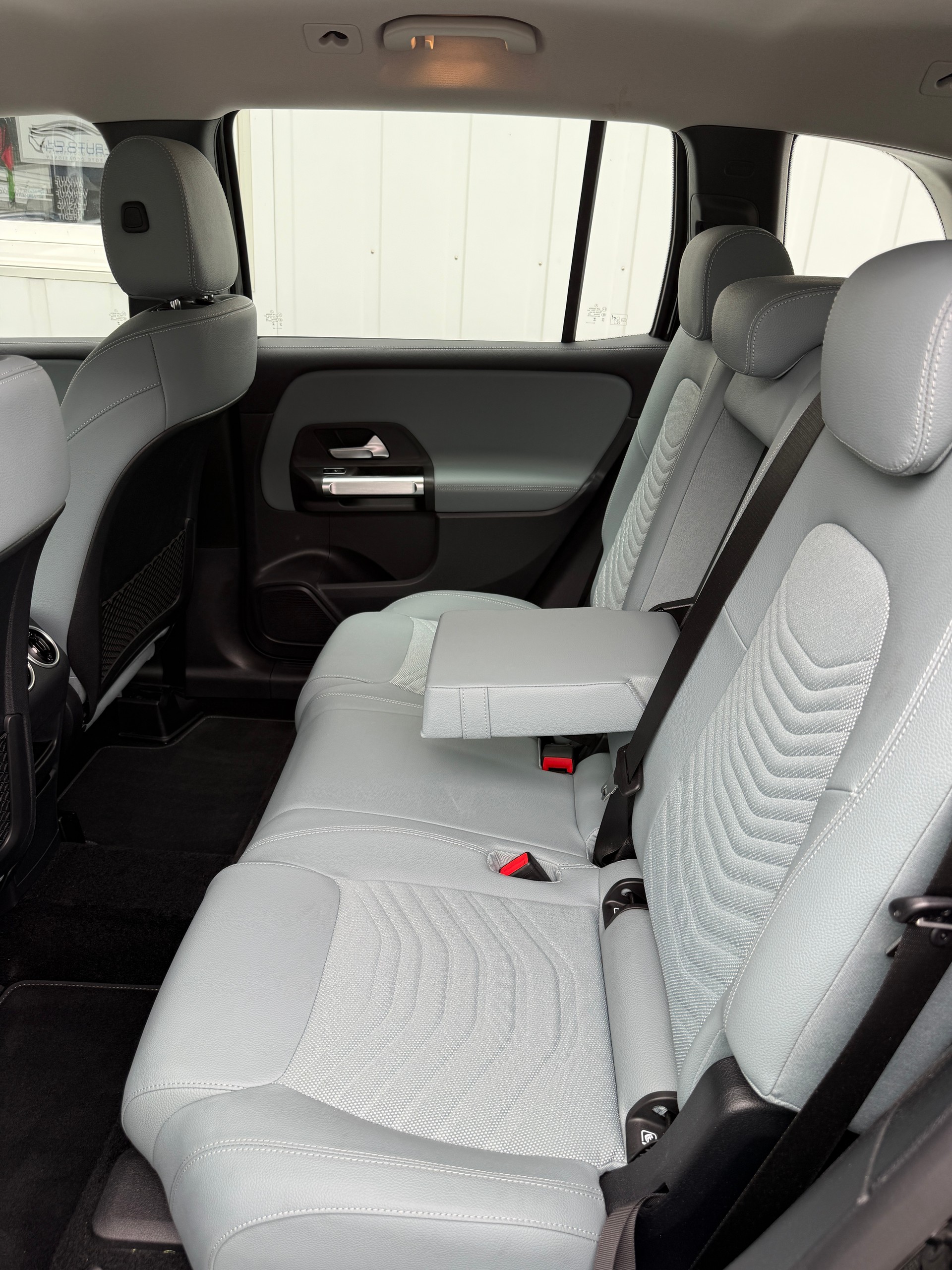 MERCEDES-BENZ GLB 220 d 4Matic 8G-Tronic-image-14