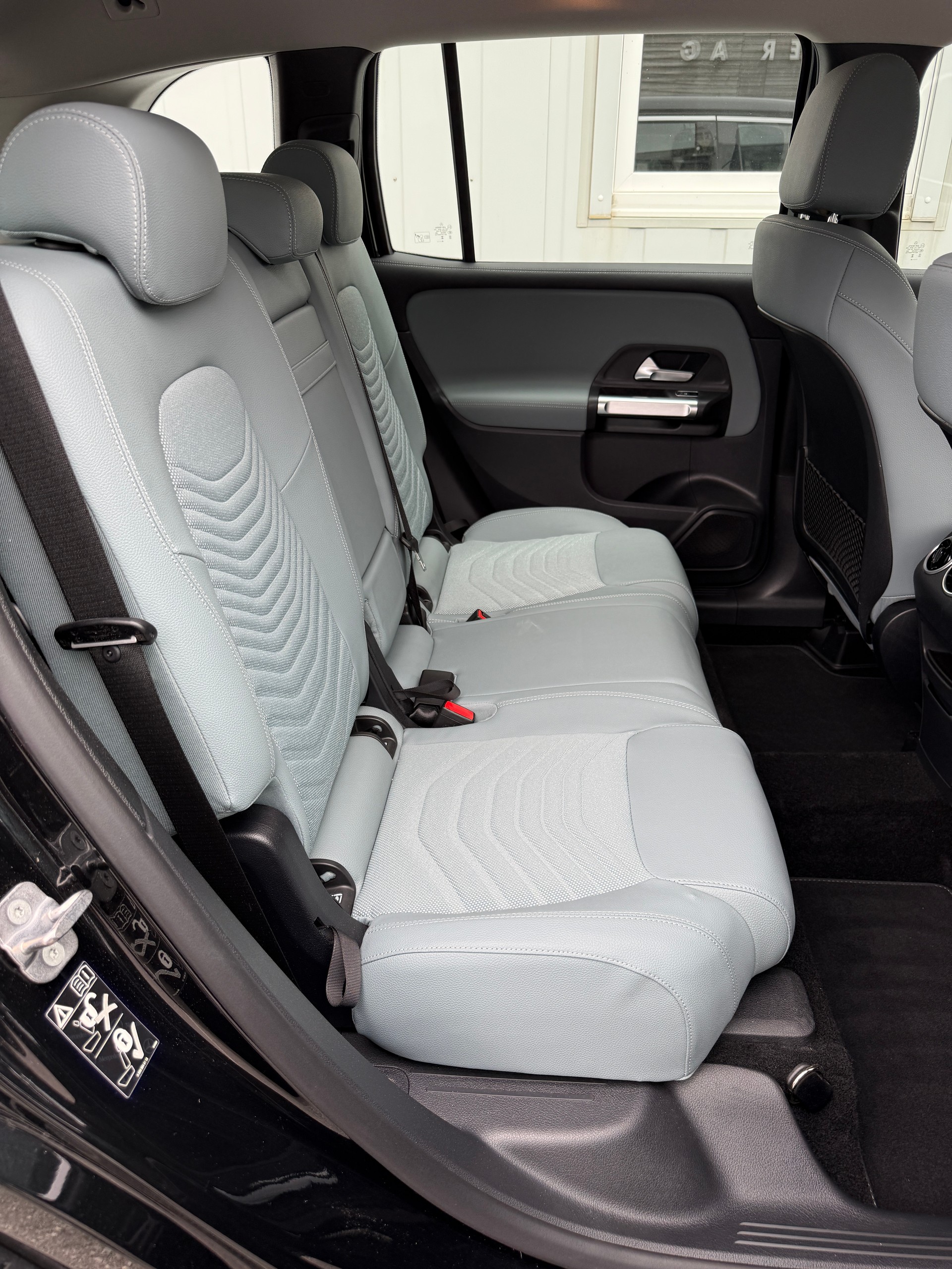 MERCEDES-BENZ GLB 220 d 4Matic 8G-Tronic-image-16