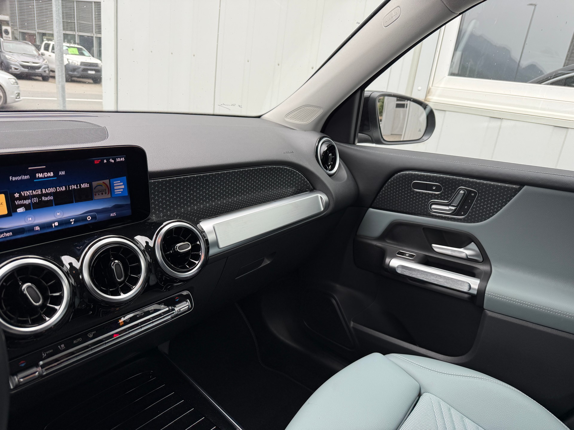 MERCEDES-BENZ GLB 220 d 4Matic 8G-Tronic-image-13