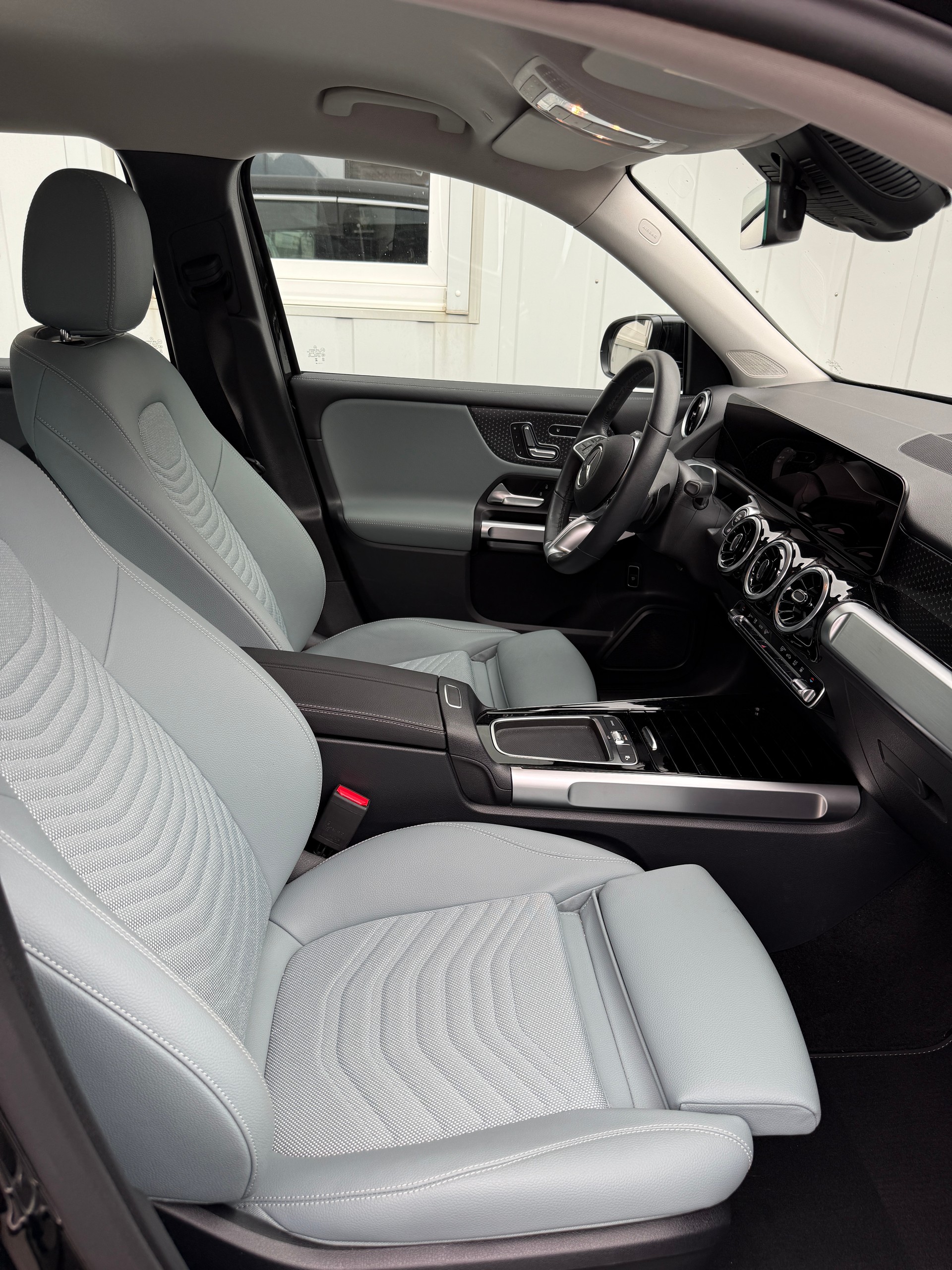 MERCEDES-BENZ GLB 220 d 4Matic 8G-Tronic-image-15