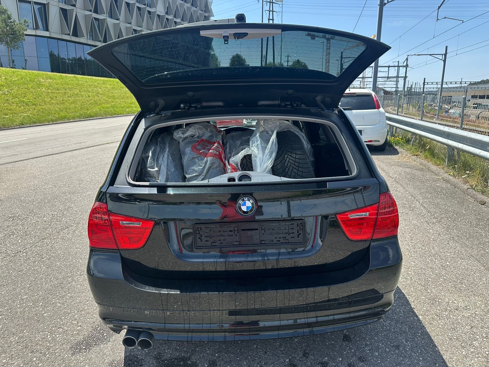 BMW 325i Touring more4you Steptronic-image-4