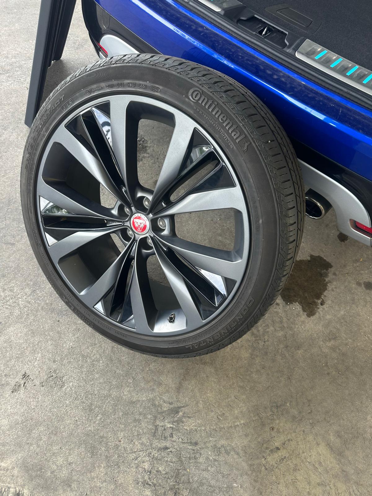 JAGUAR F-Pace 3.0 TD First Edition AWD Automatik-image-15