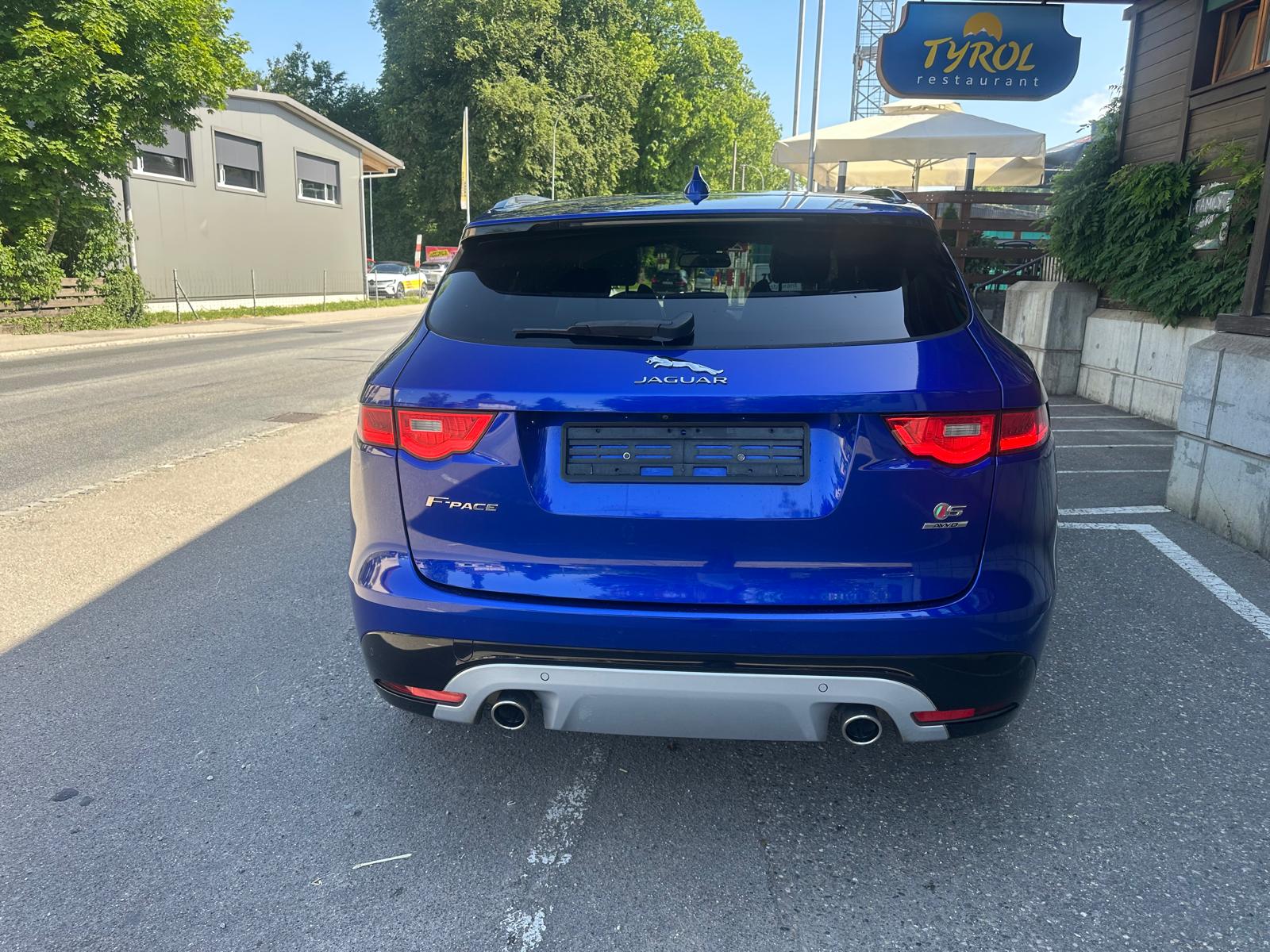 JAGUAR F-Pace 3.0 TD First Edition AWD Automatik-image-5