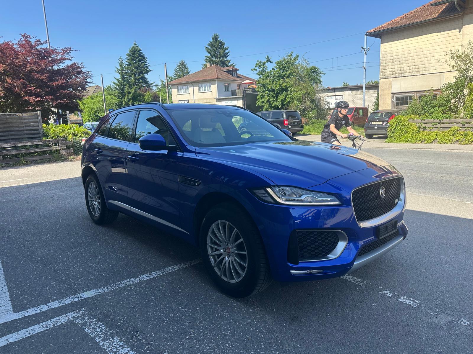 JAGUAR F-Pace 3.0 TD First Edition AWD Automatik-image-0