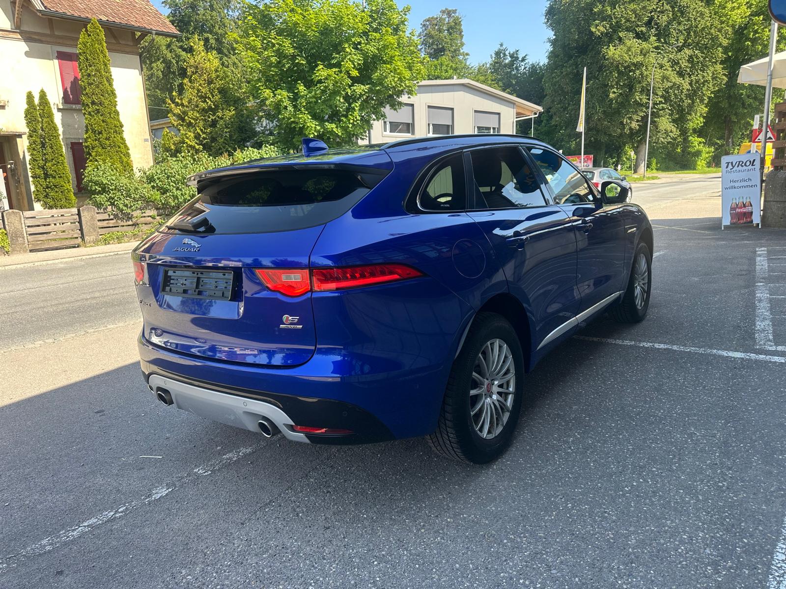 JAGUAR F-Pace 3.0 TD First Edition AWD Automatik-image-3