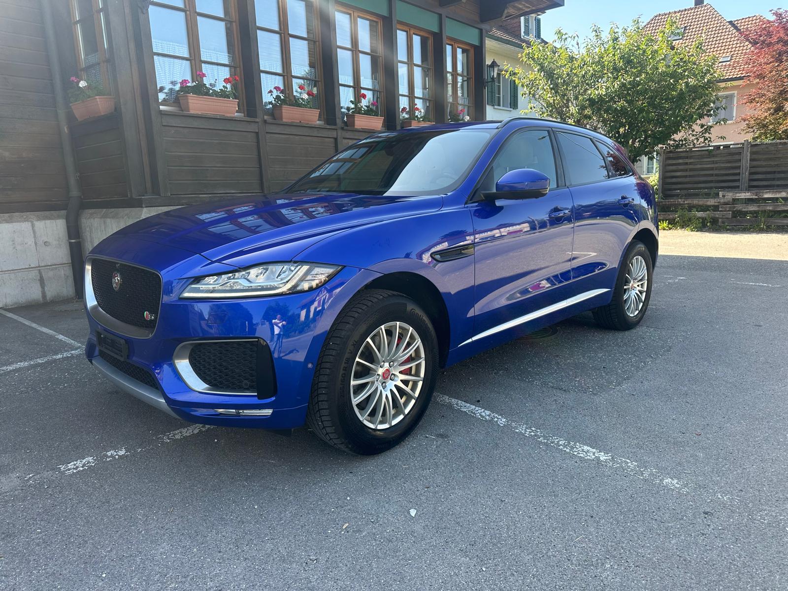 JAGUAR F-Pace 3.0 TD First Edition AWD Automatik-image-1