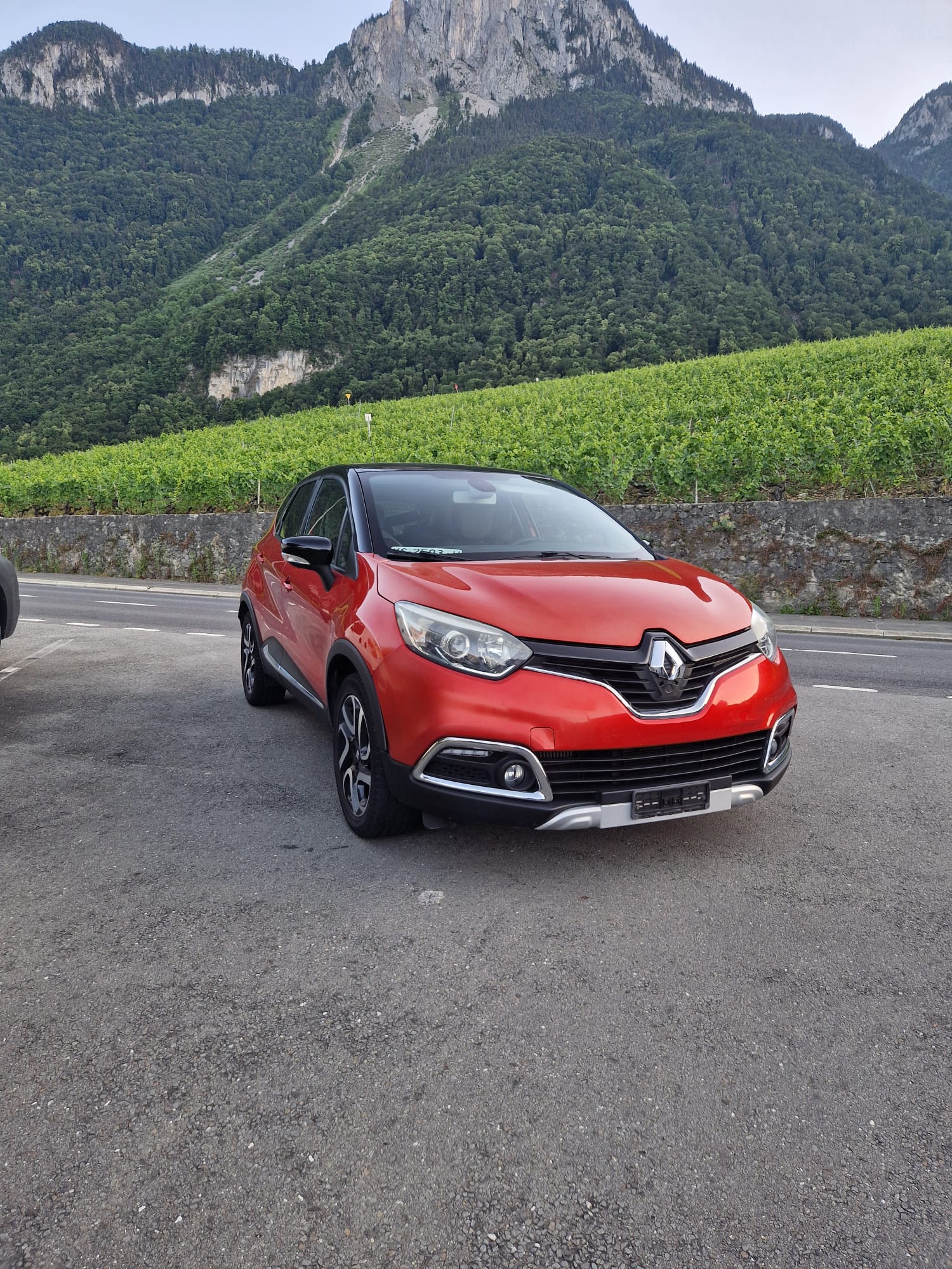 RENAULT Captur 1.2 T Helly Hansen EDC-image-1