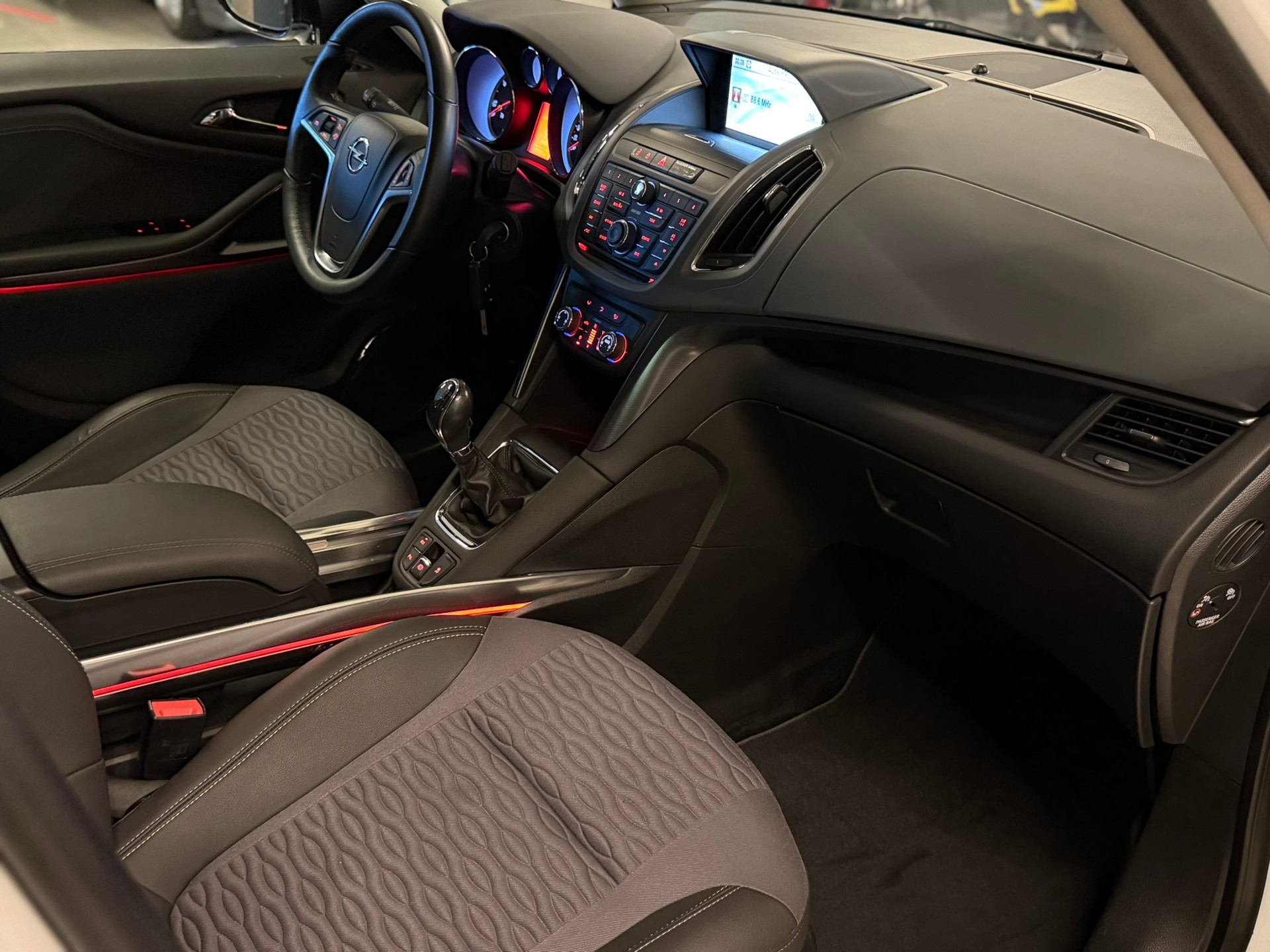 OPEL Zafira Tourer 2.0 CDTi Enjoy Start&Stop-image-12