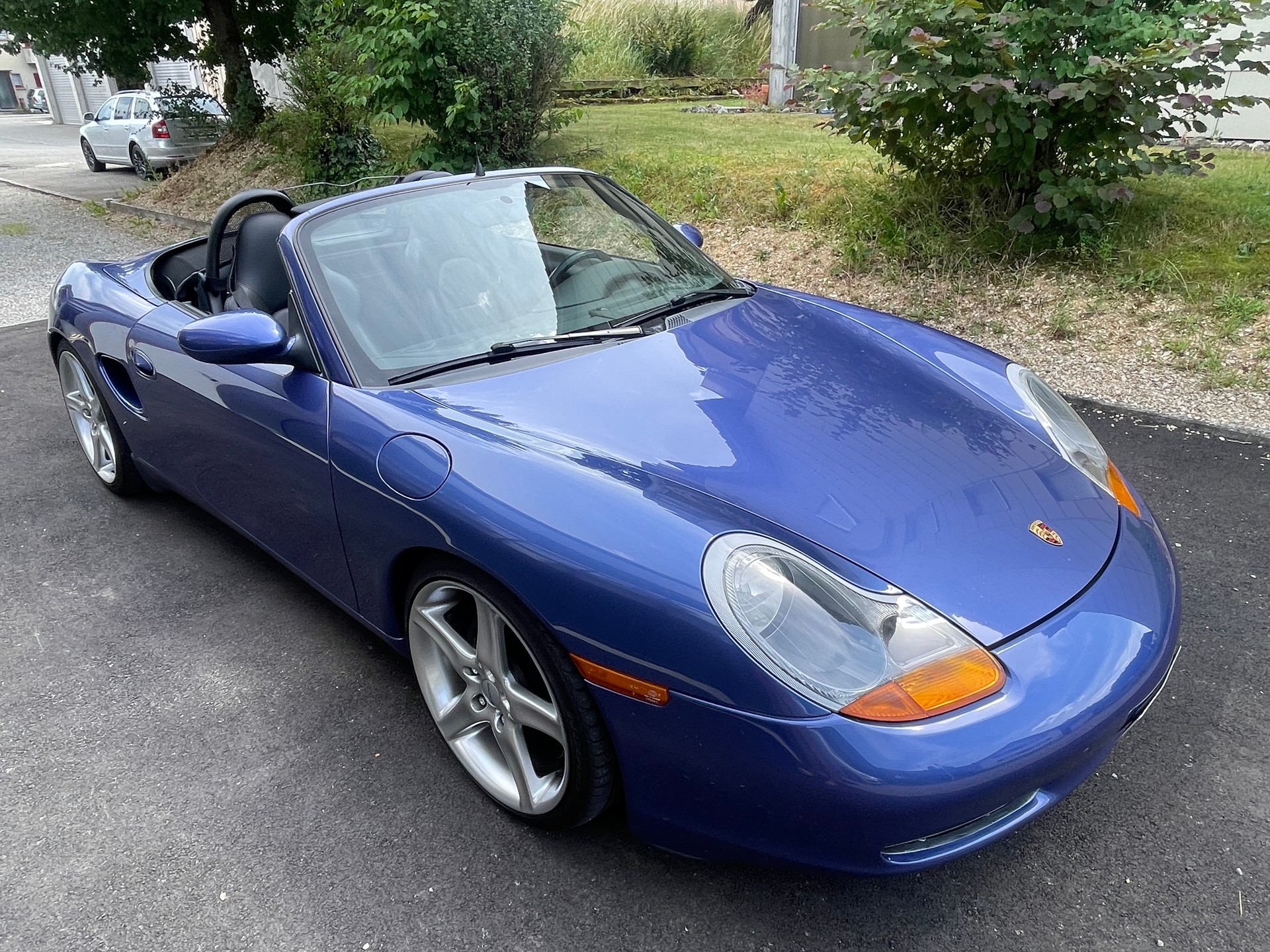 PORSCHE Boxster 2.5 mit schönen 19 Zoll Fegen mit Distanzscheiben 15mm-image-5