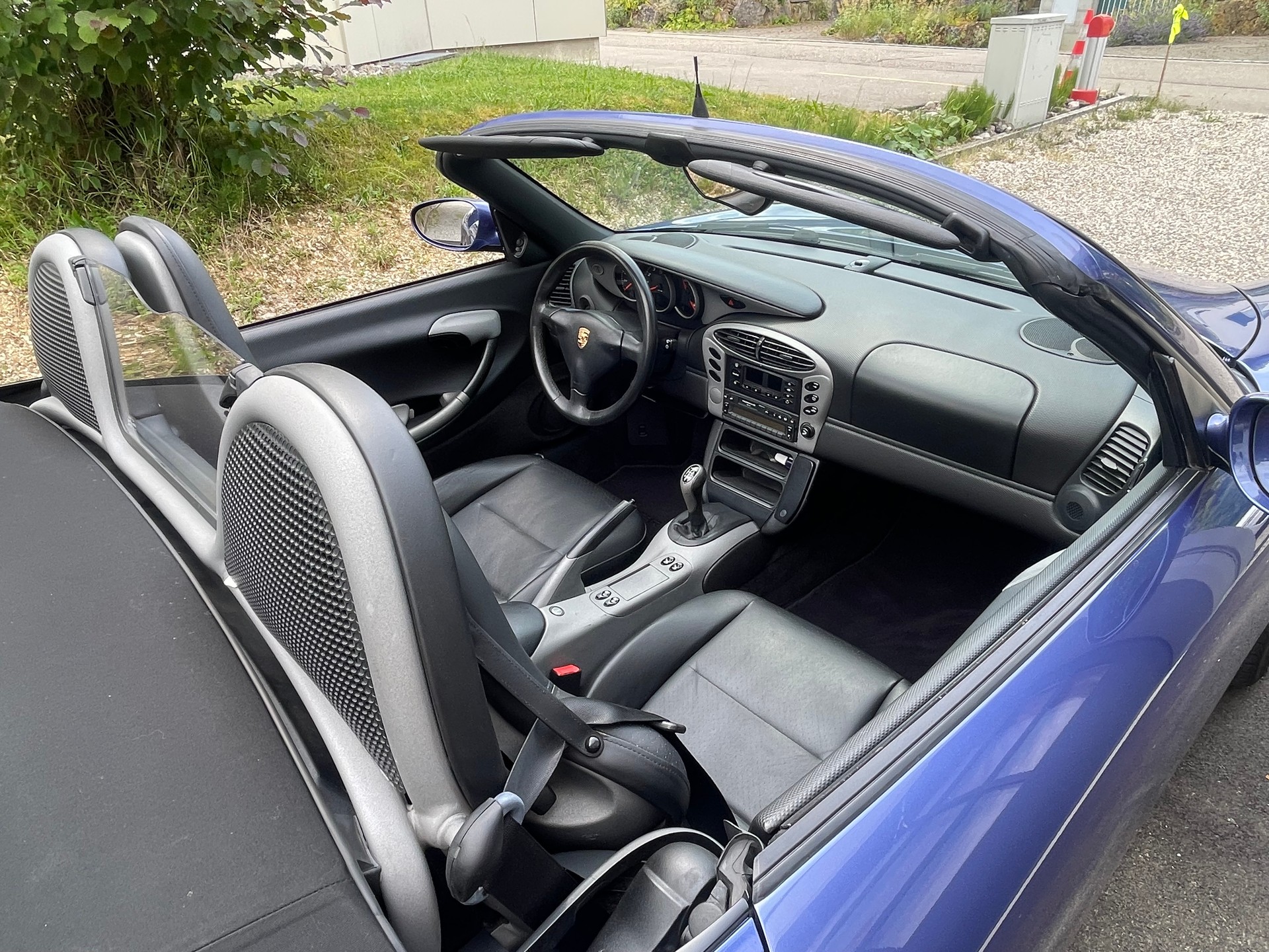 PORSCHE Boxster 2.5 mit schönen 19 Zoll Fegen mit Distanzscheiben 15mm-image-4