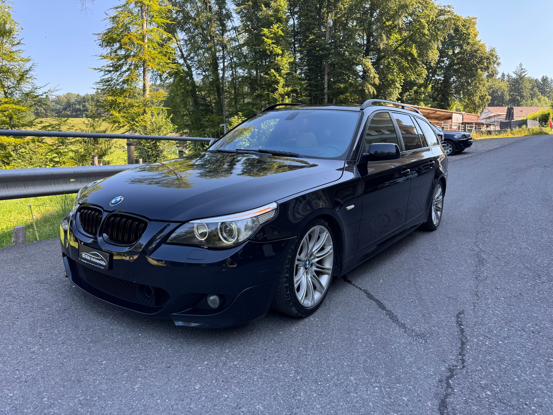 BMW E61-image-0