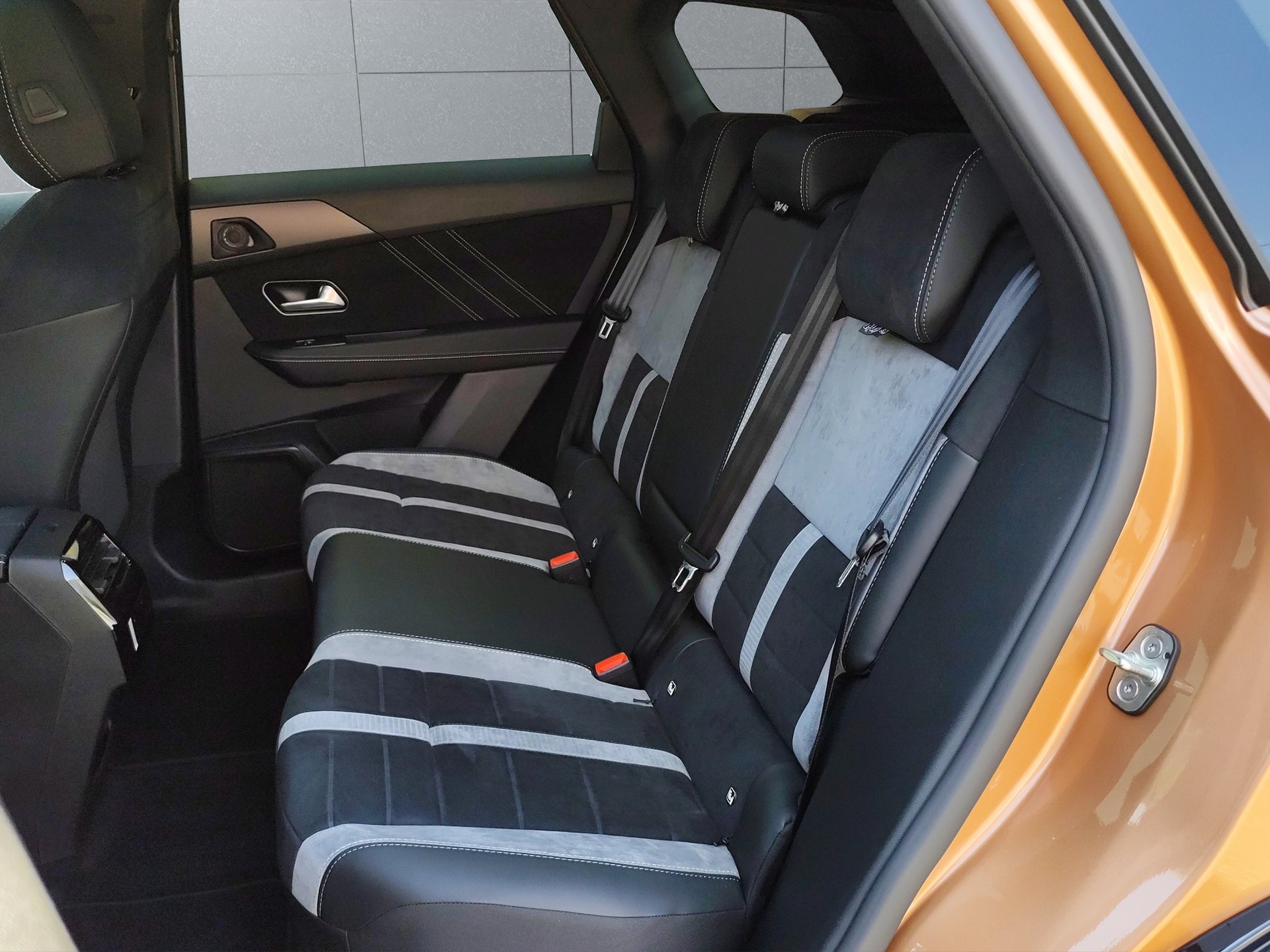 OPEL Grandland-e Ultimate AWD-image-16