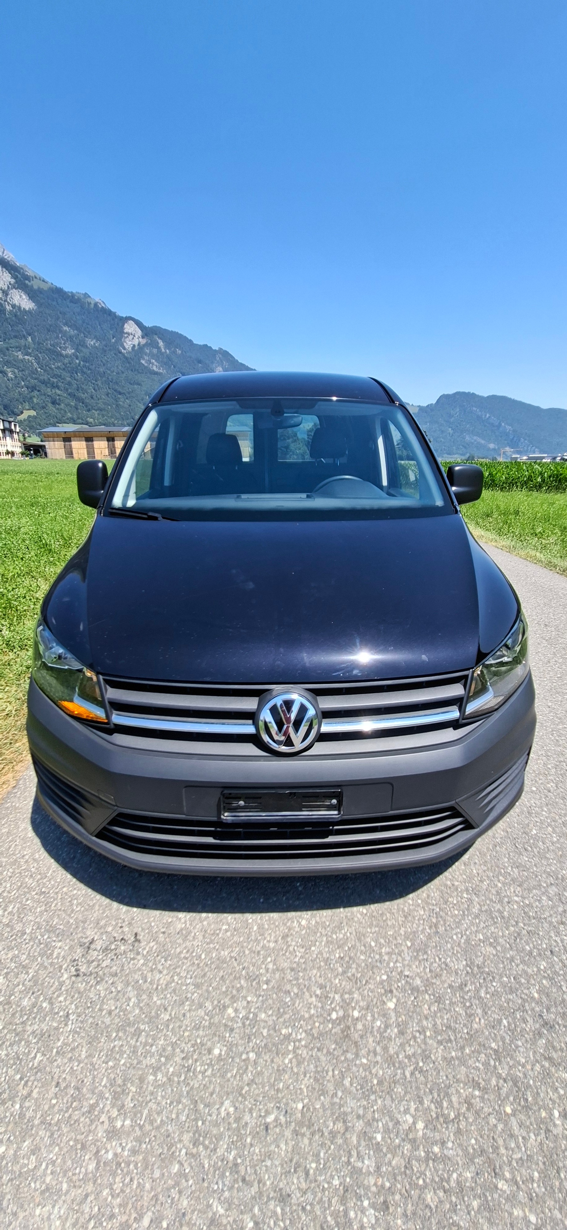 VW Caddy Maxi 2.0TDI 4Motion BlueMotion Technology-image-3