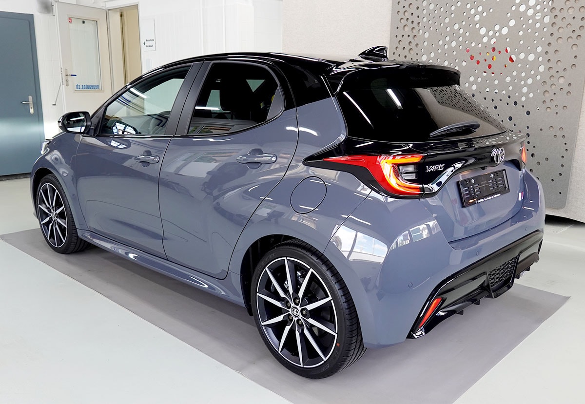 TOYOTA Yaris 1.5 GR Sport e-CVT-image-2