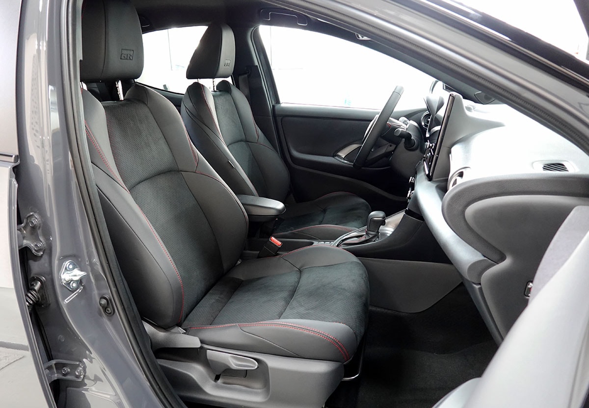 TOYOTA Yaris 1.5 GR Sport e-CVT-image-3