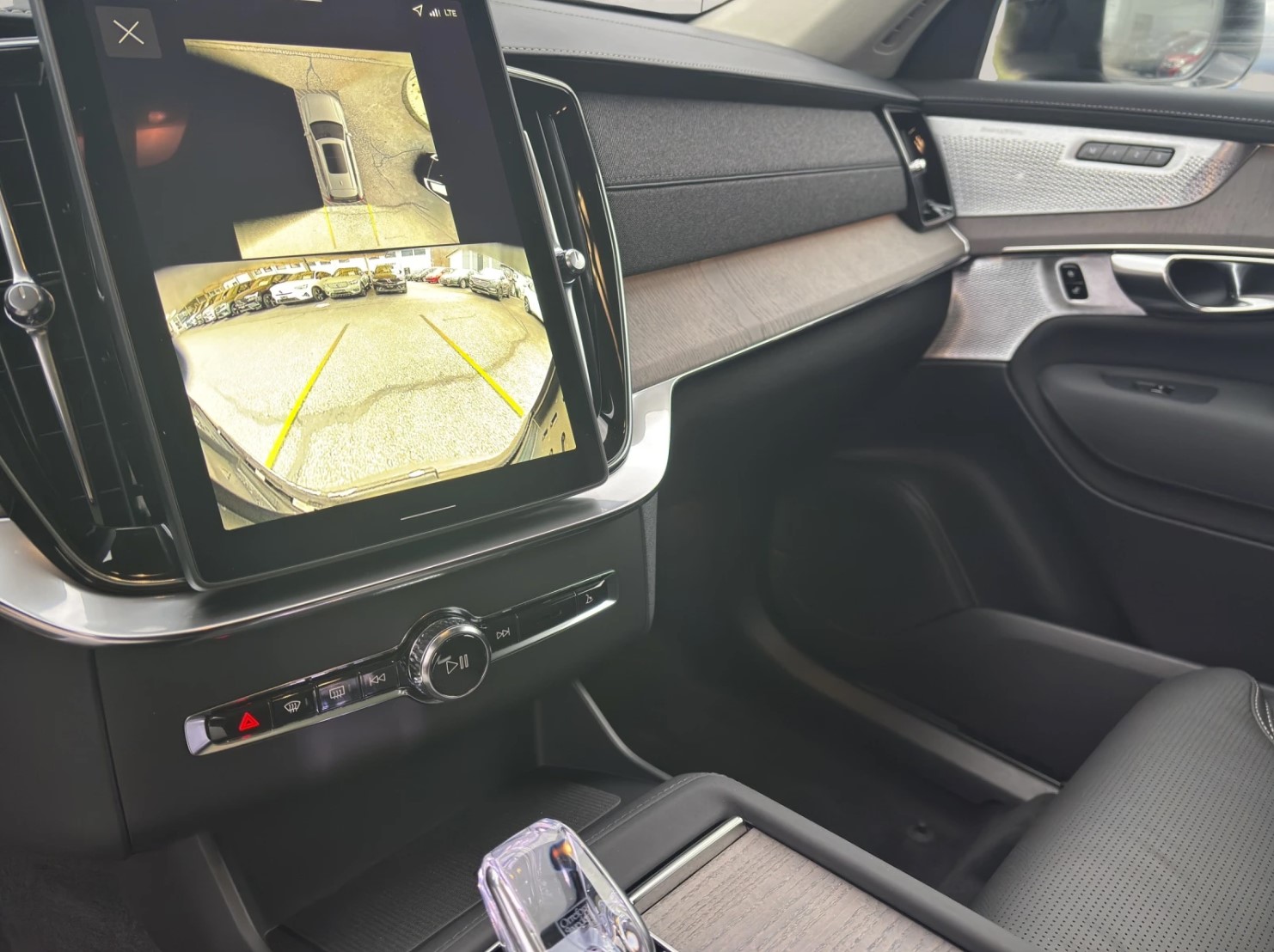 VOLVO XC90 2.0 T8 TE XCLUSIVE Edition Dark eAWD-image-10