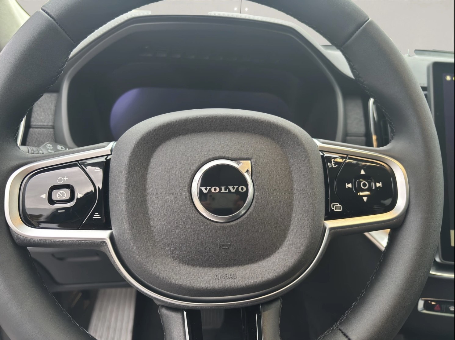 VOLVO XC90 2.0 T8 TE XCLUSIVE Edition Dark eAWD-image-7