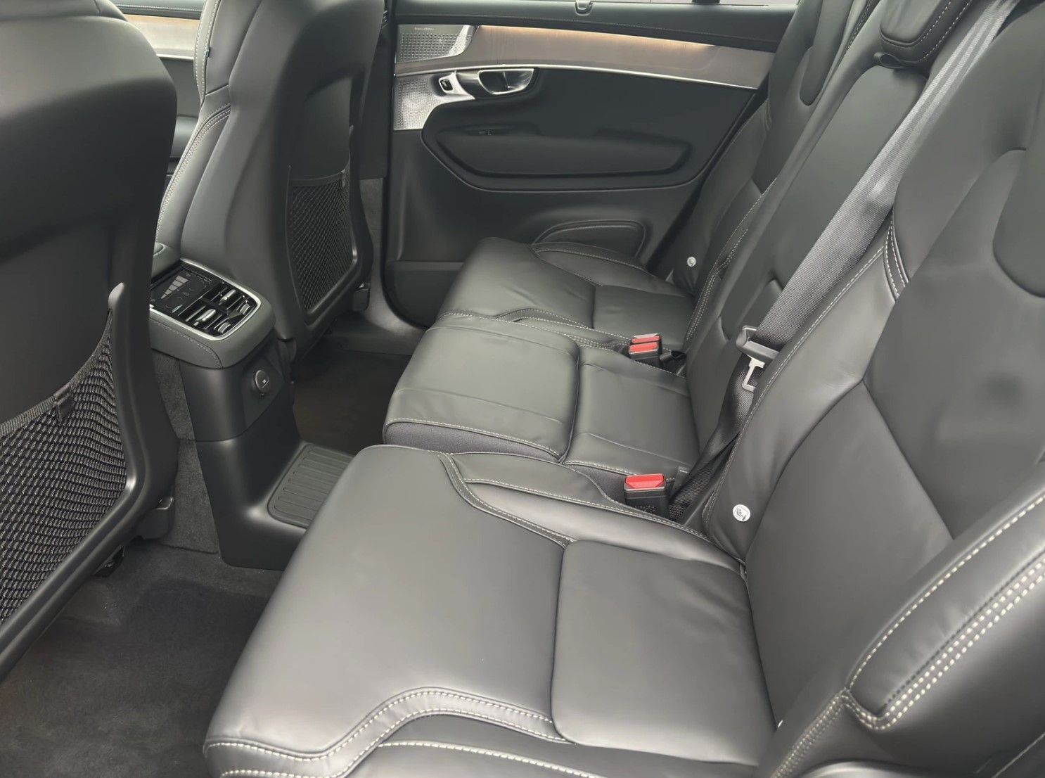 VOLVO XC90 2.0 T8 TE XCLUSIVE Edition Dark eAWD-image-6