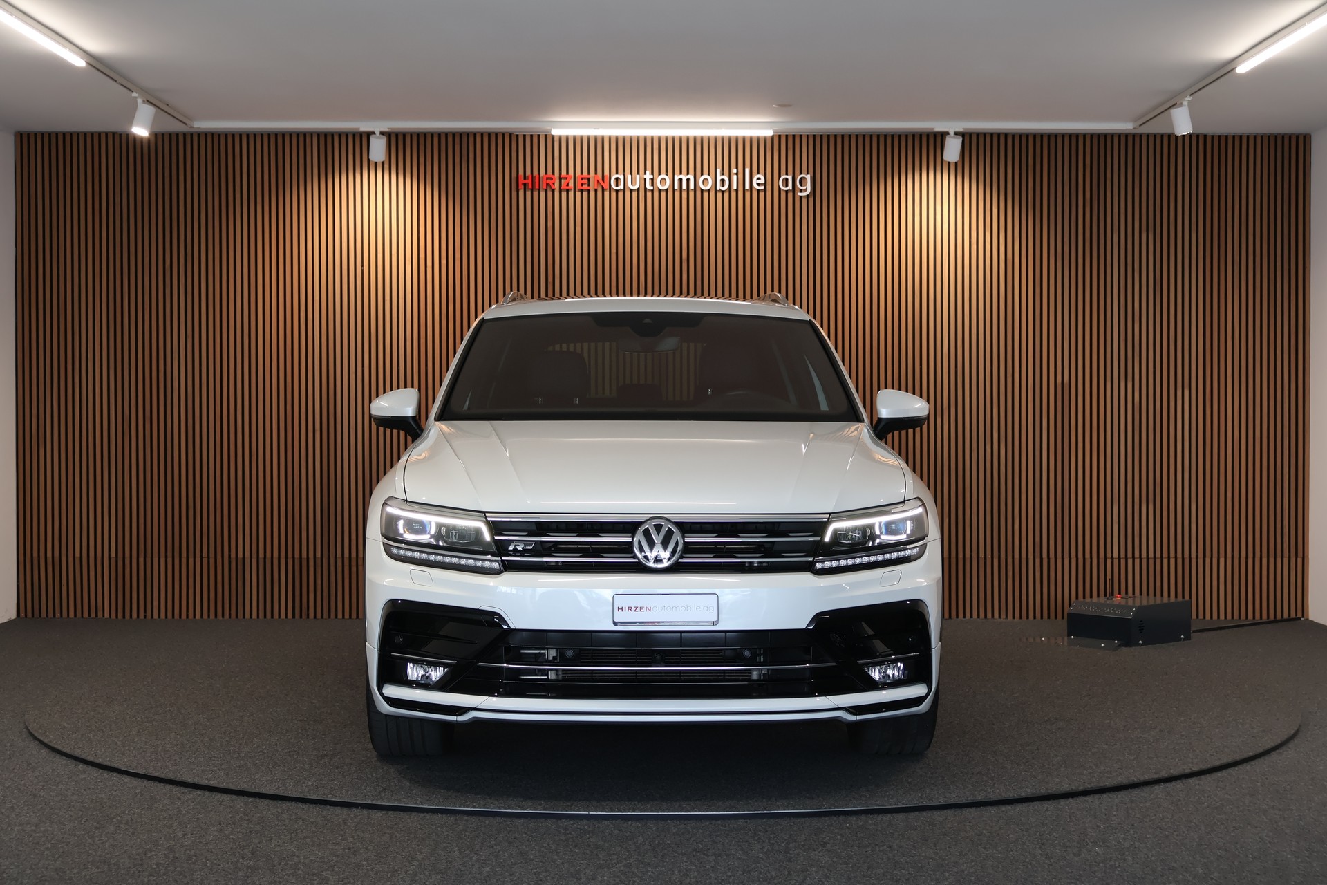 VW Tiguan 2.0TSI R-Line 4Motion DSG-image-7