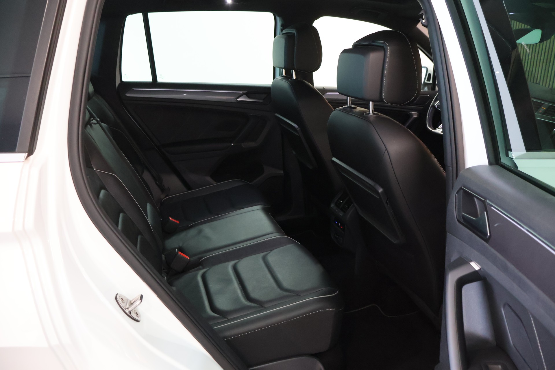 VW Tiguan 2.0TSI R-Line 4Motion DSG-image-14