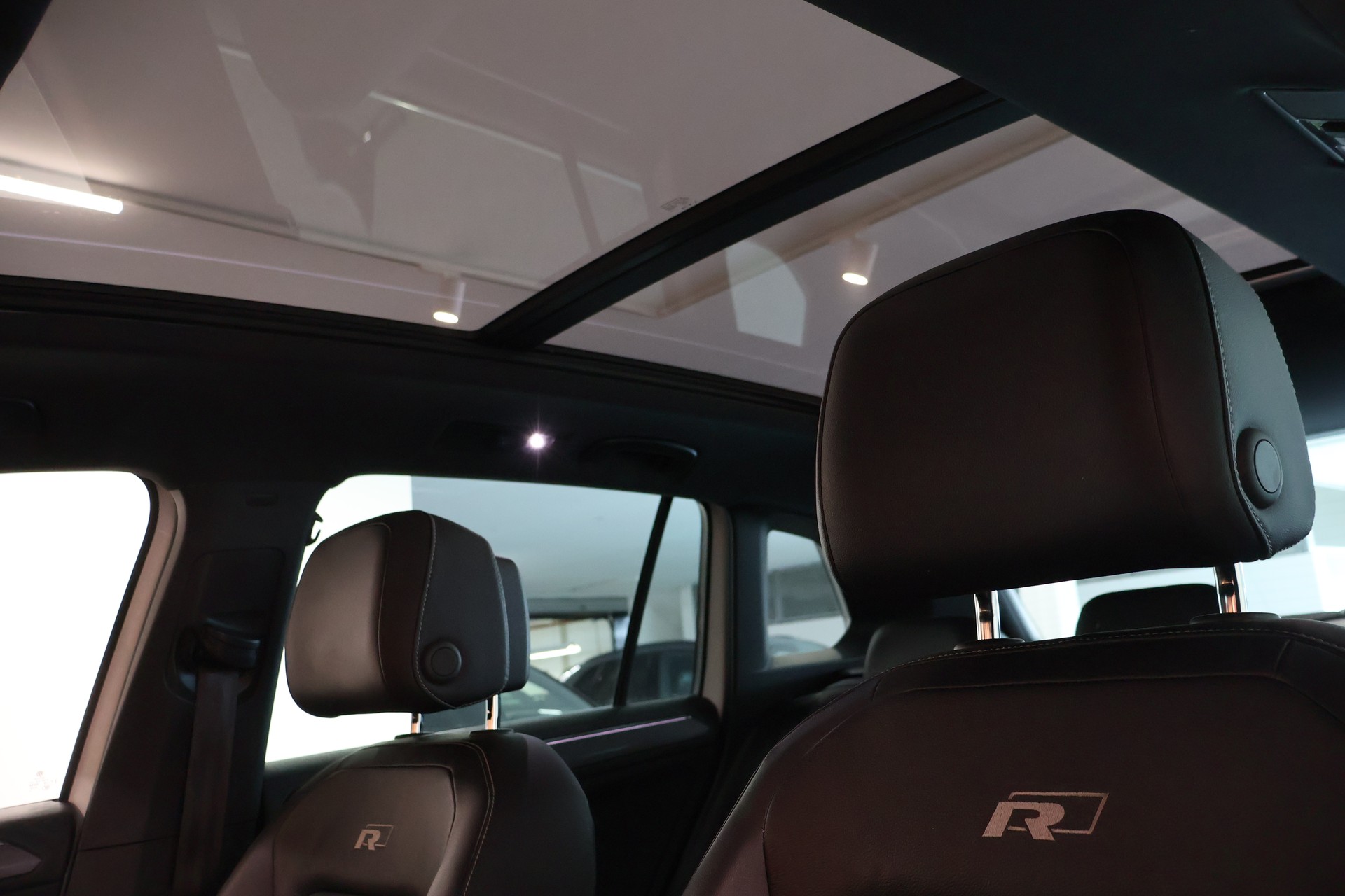 VW Tiguan 2.0TSI R-Line 4Motion DSG-image-19
