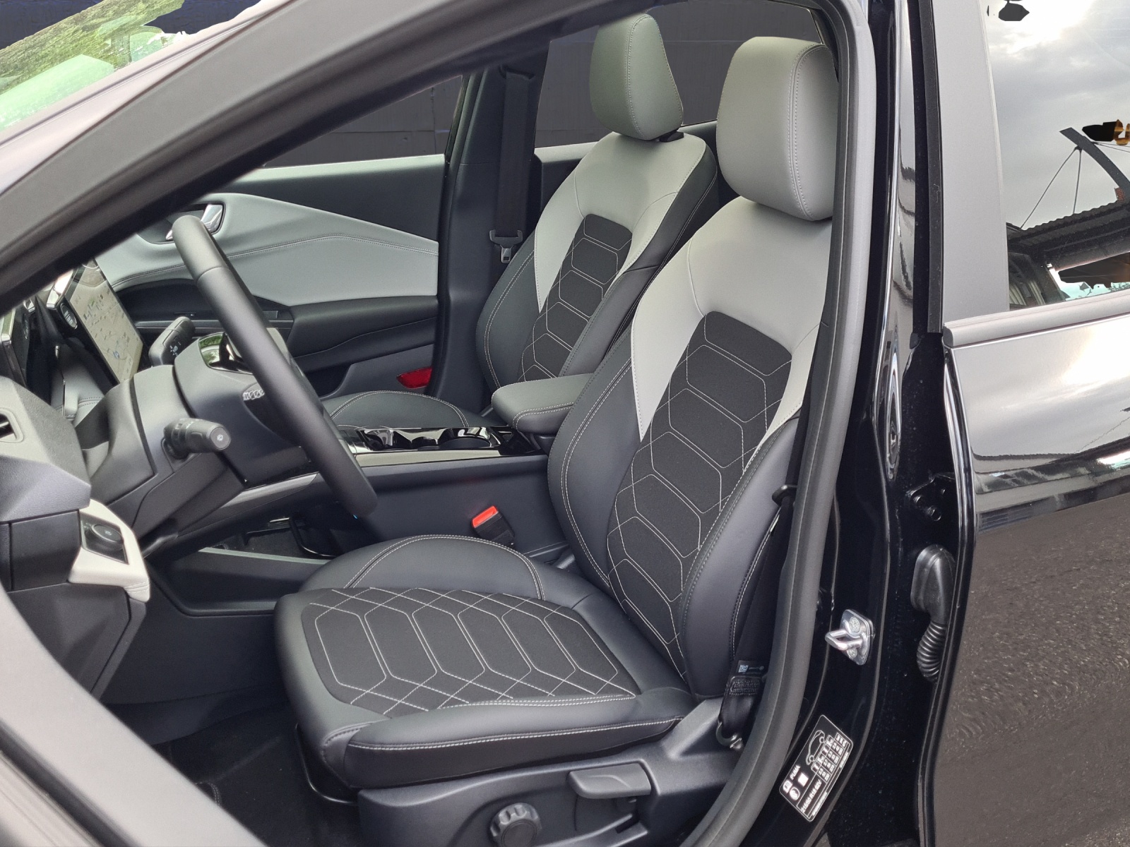 FORD Puma Gen-E Premium 168 PS (43 kWh netto)-image-6